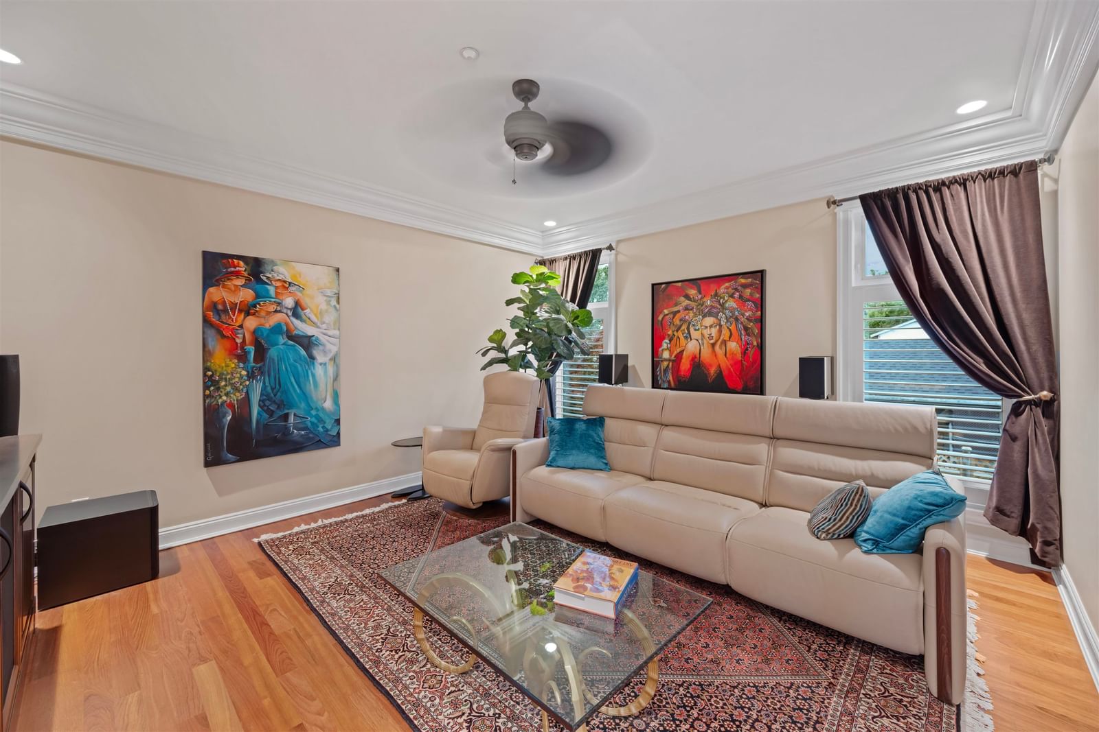 Listing Image 12