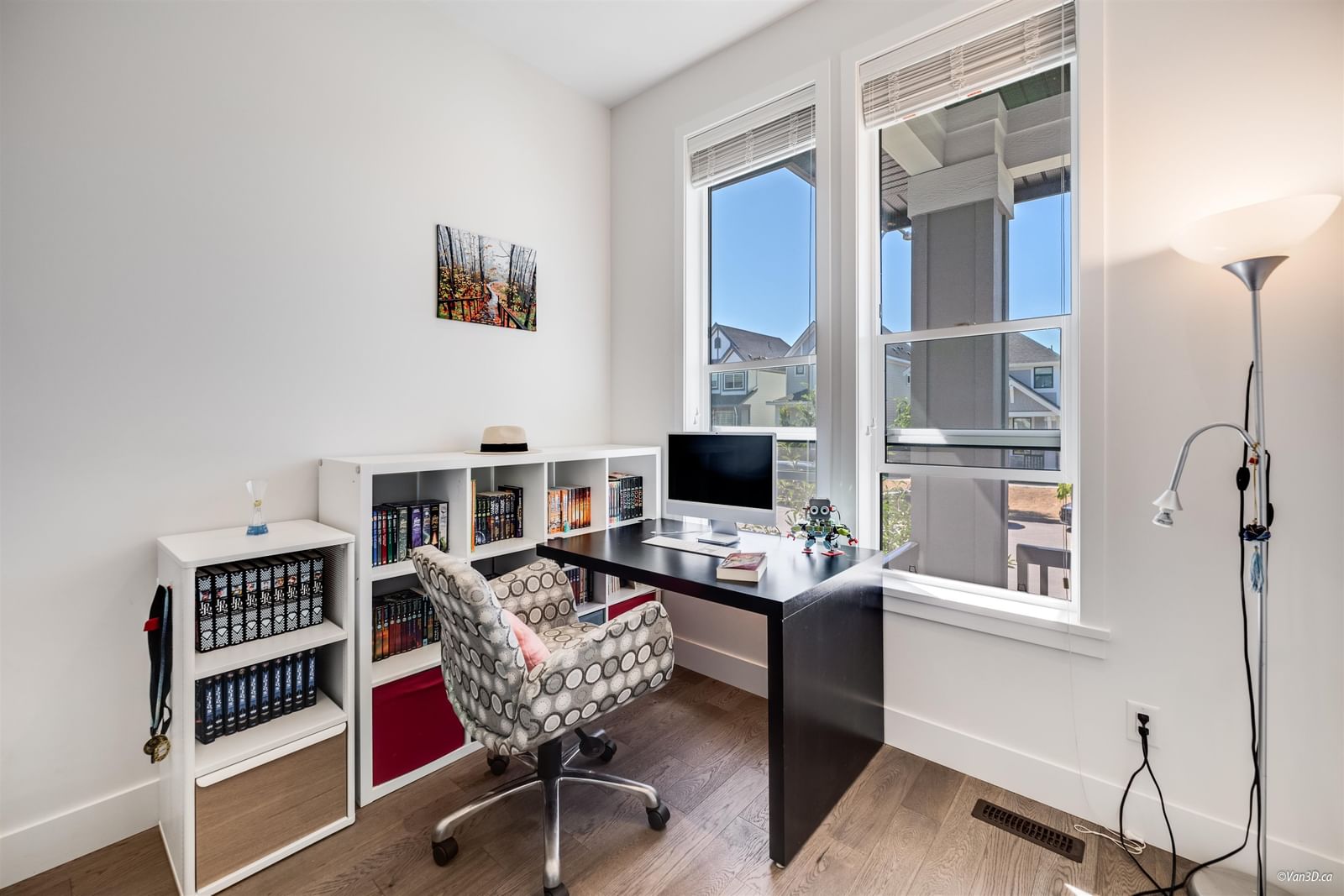 Listing Image 12