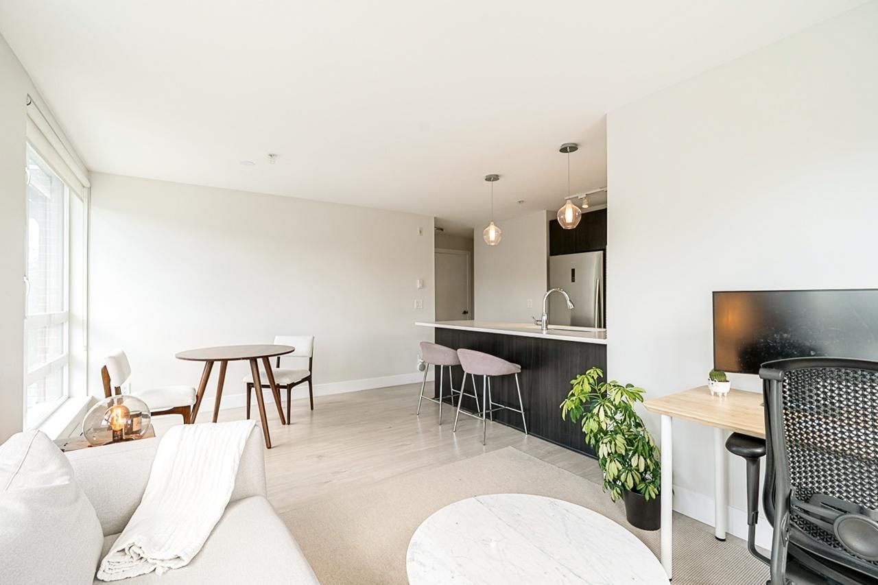 Listing Image 10