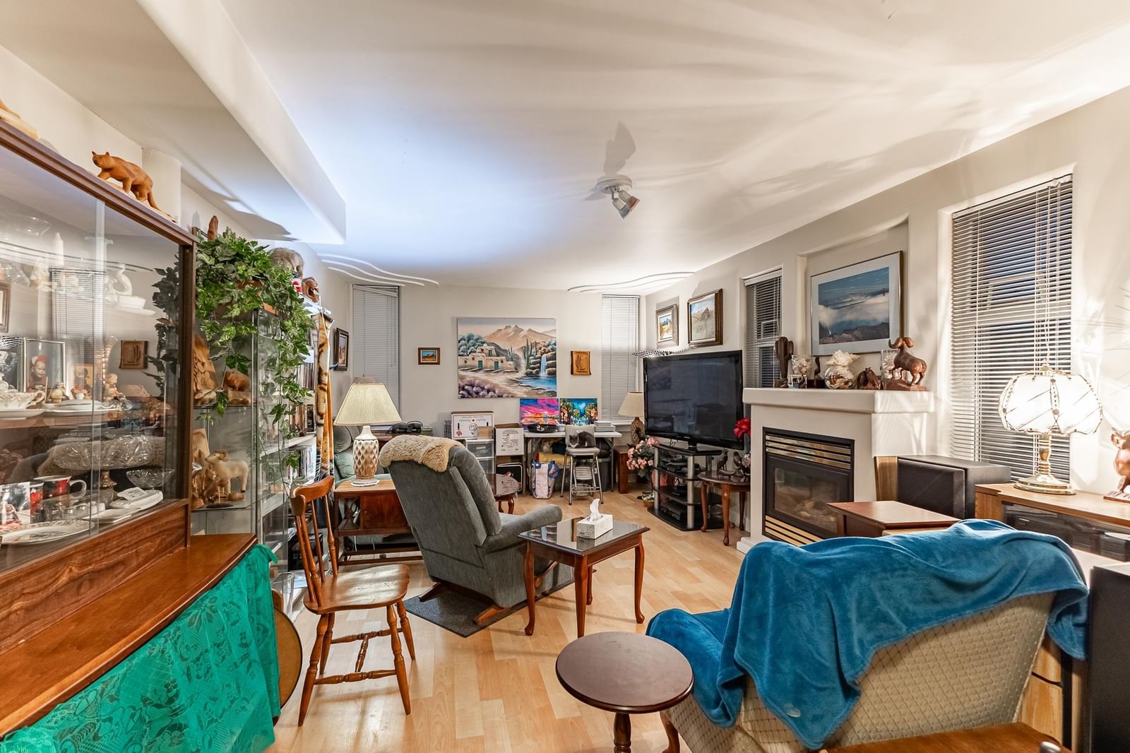 Listing Image 14