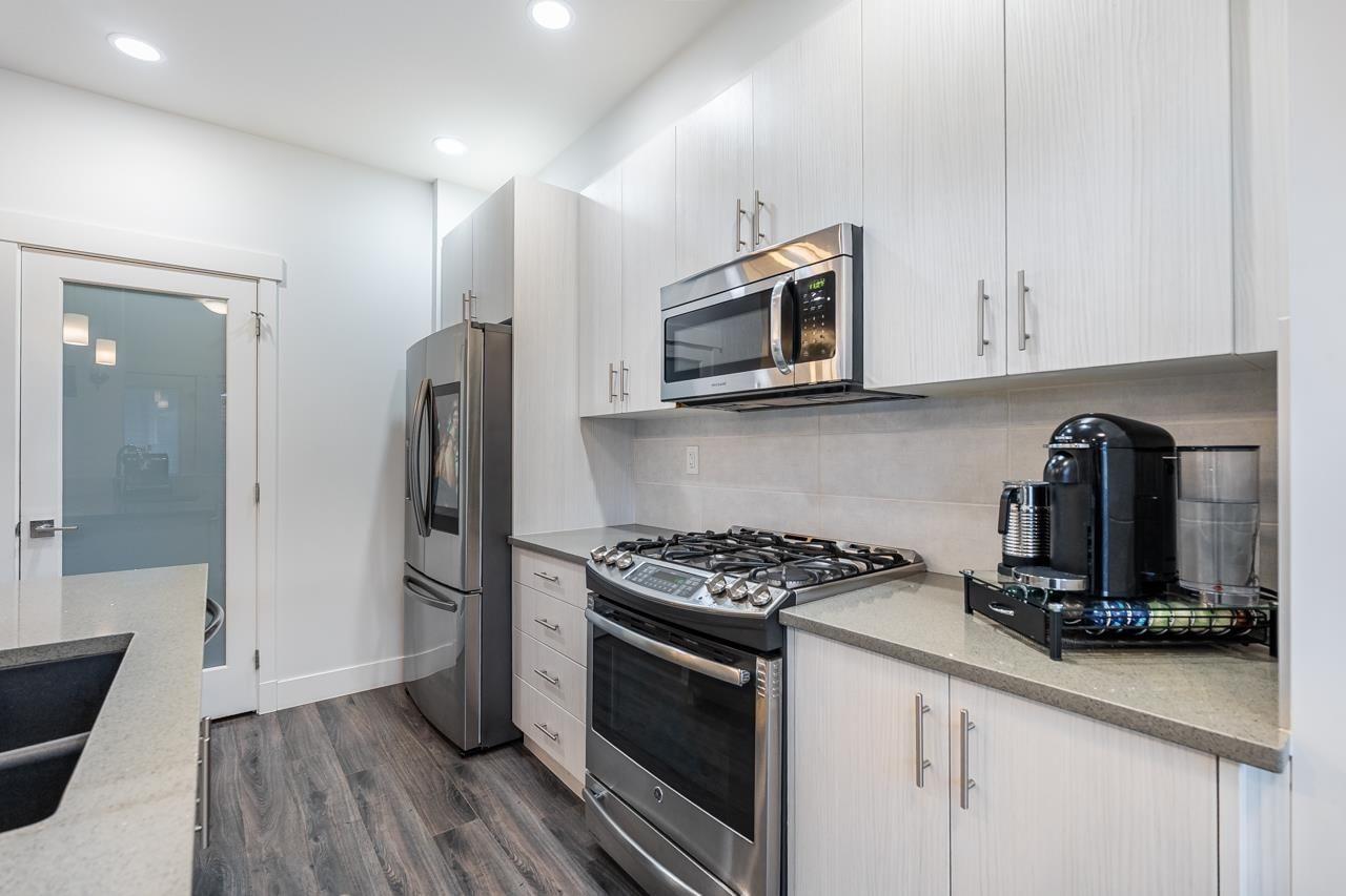 Listing Image 15