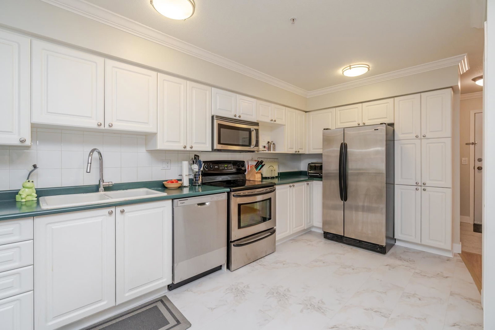 Listing Image 14