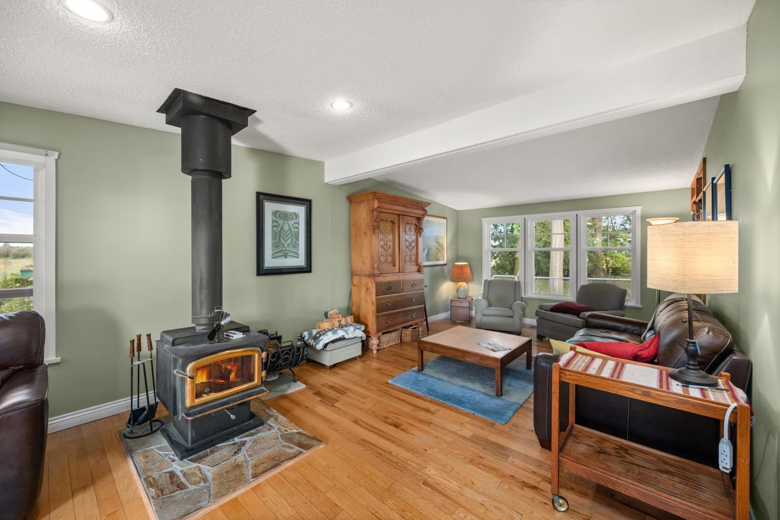 Listing Image 8