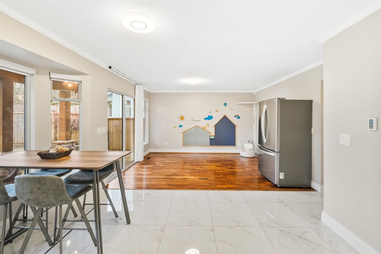 Listing Image 6