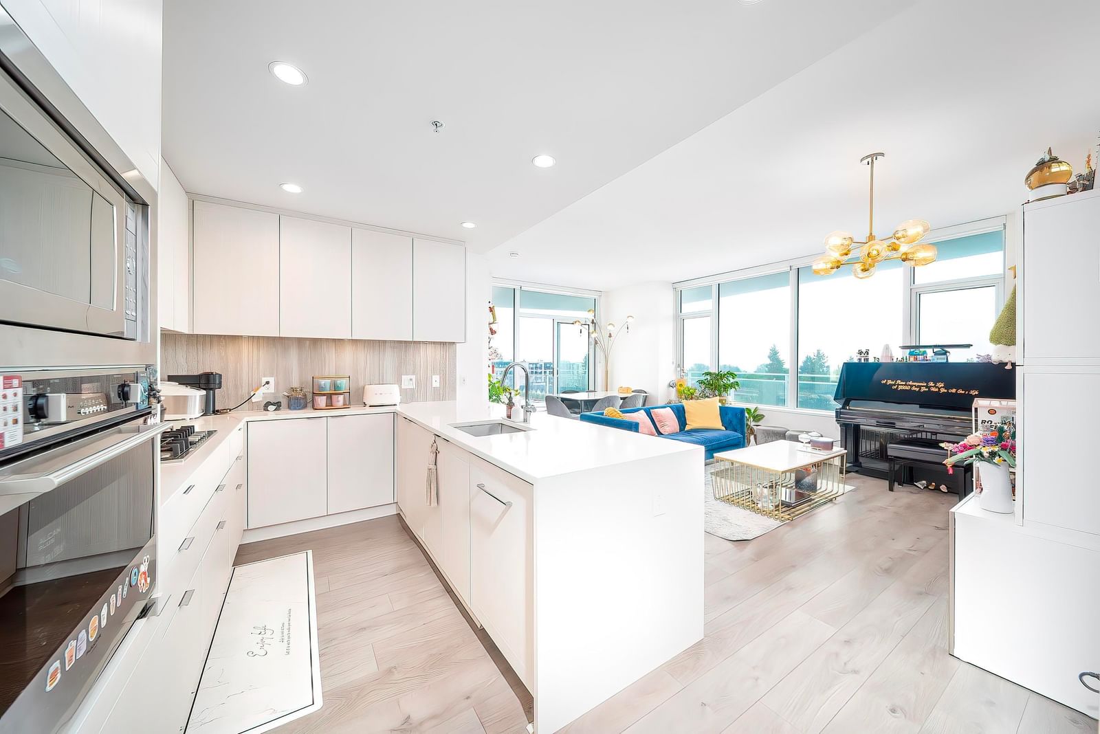 Listing Image 10