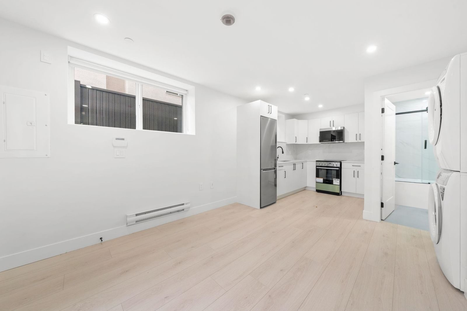 Listing Image 19