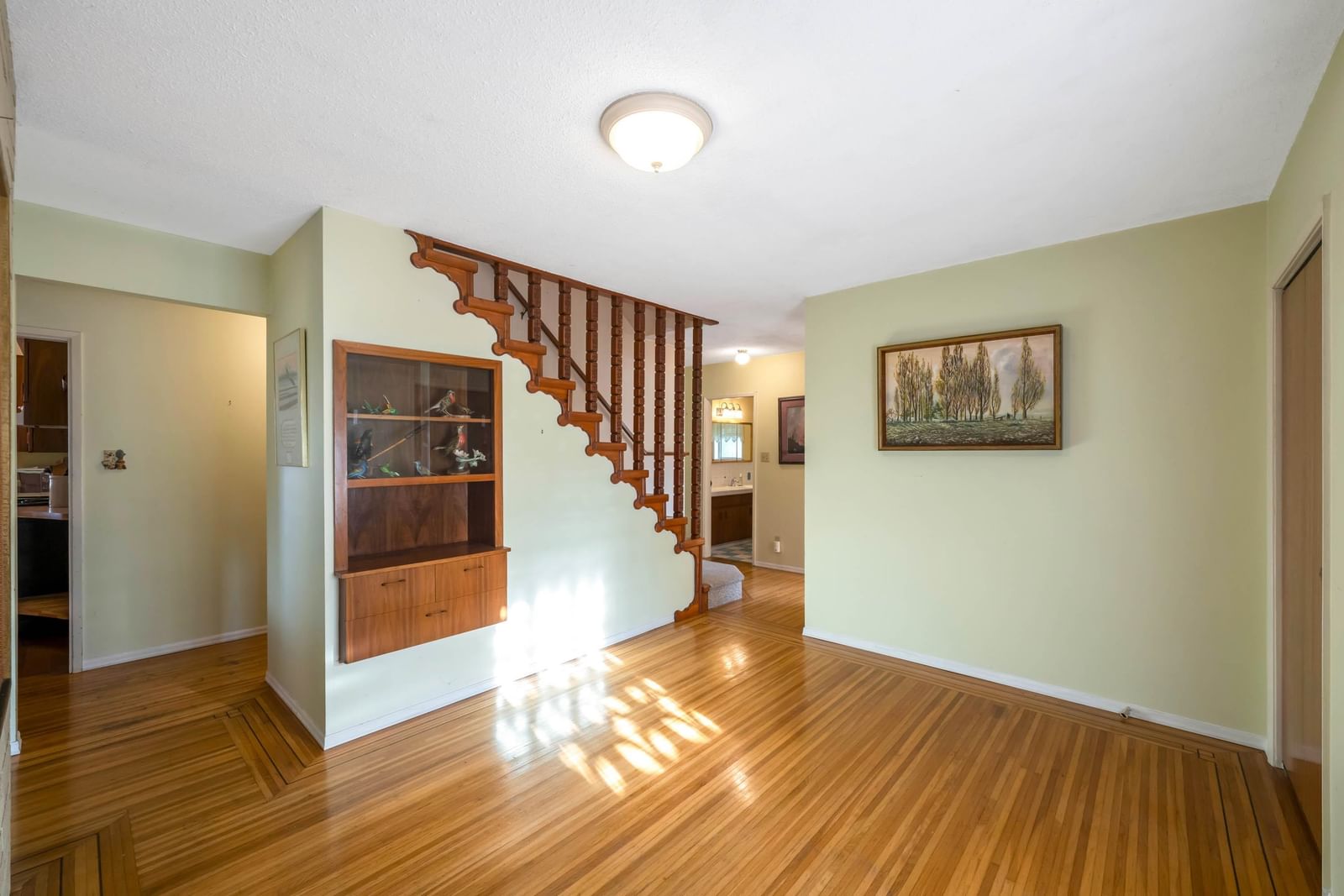 Listing Image 17