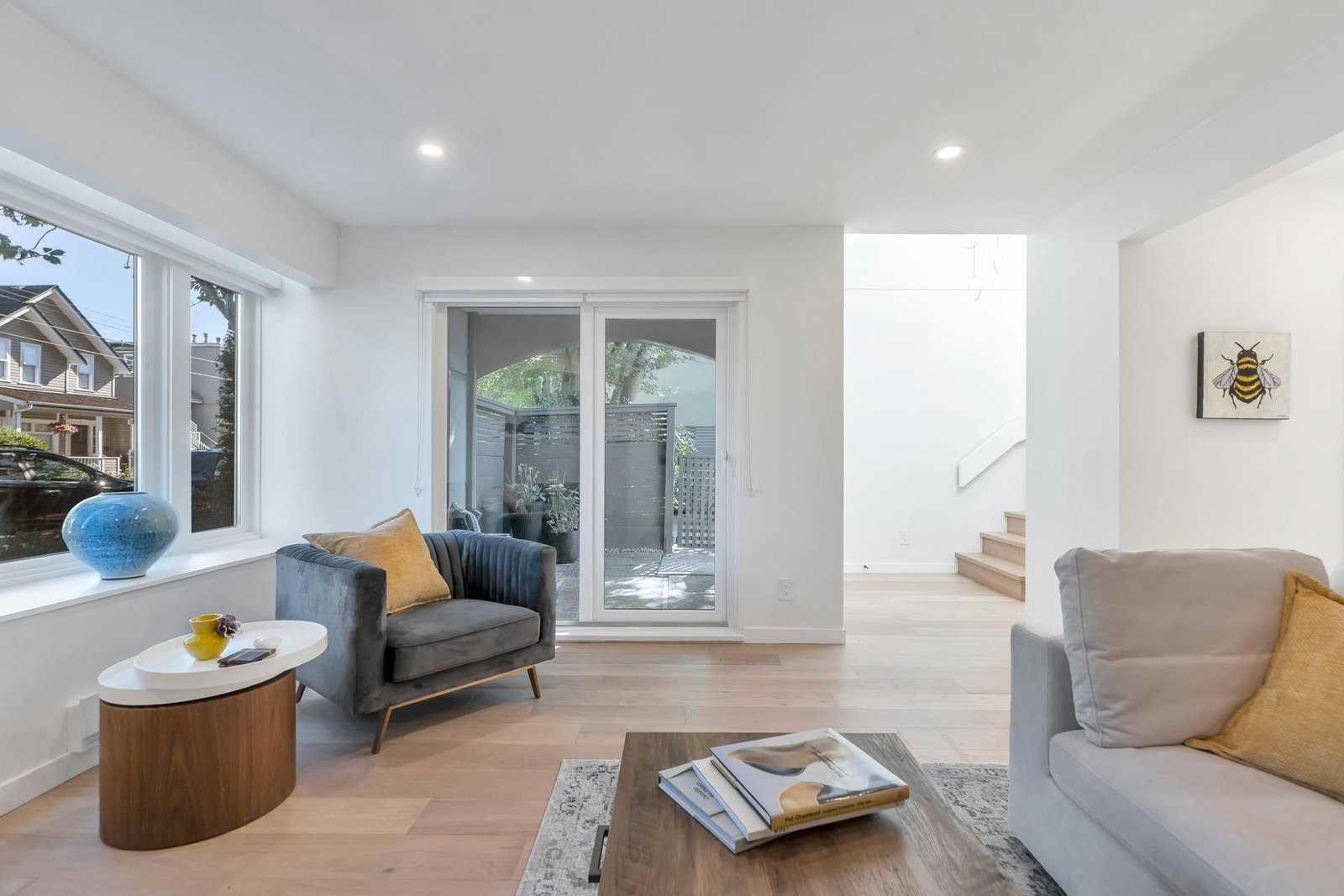 Listing Image 12