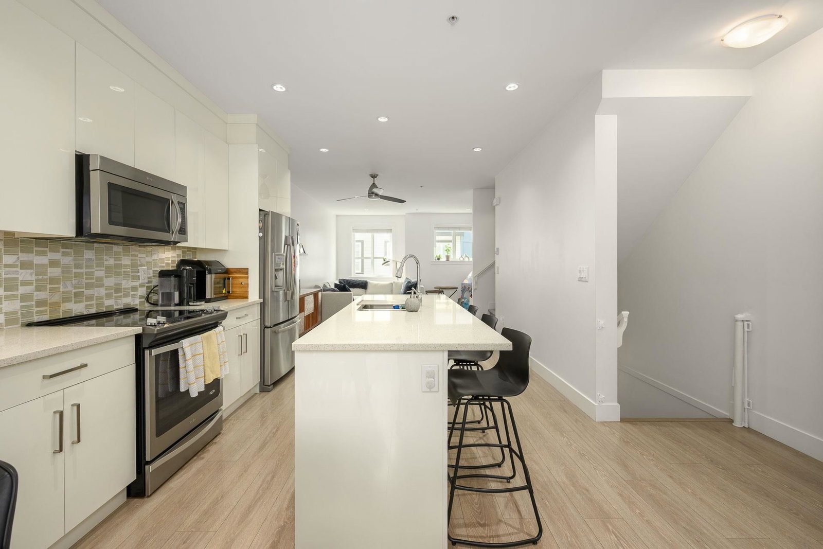 Listing Image 19