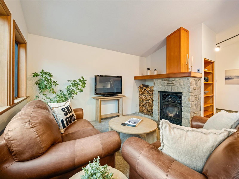 2318 Cayley Close, Whistler, V8E 0A8 | Image 3
