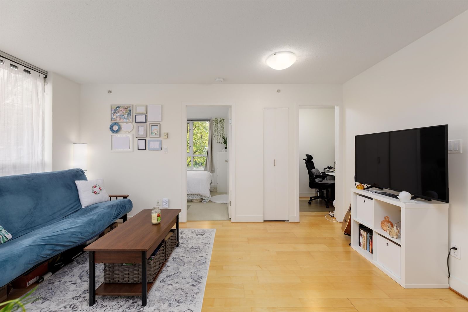 Listing Image 8
