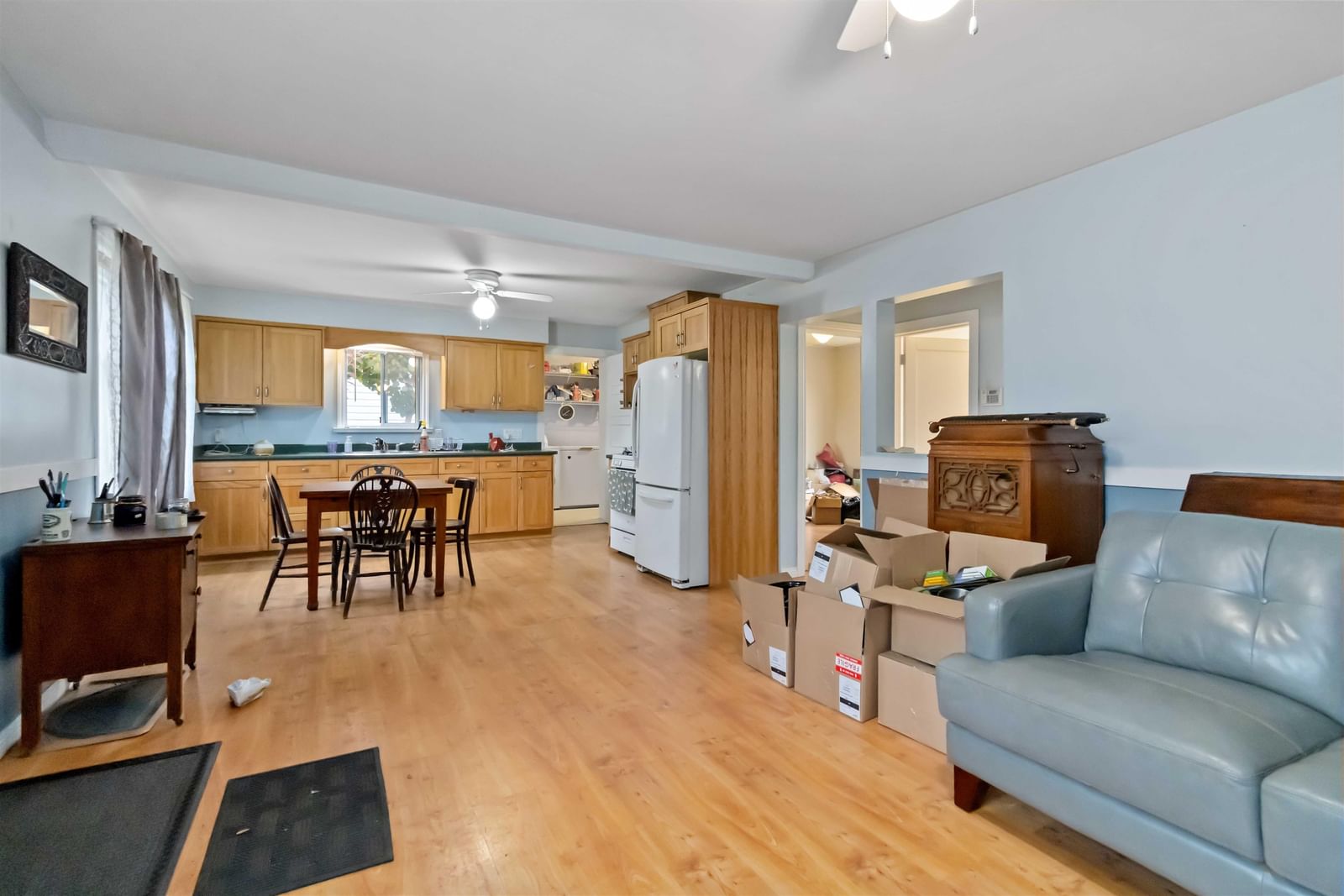 Listing Image 5