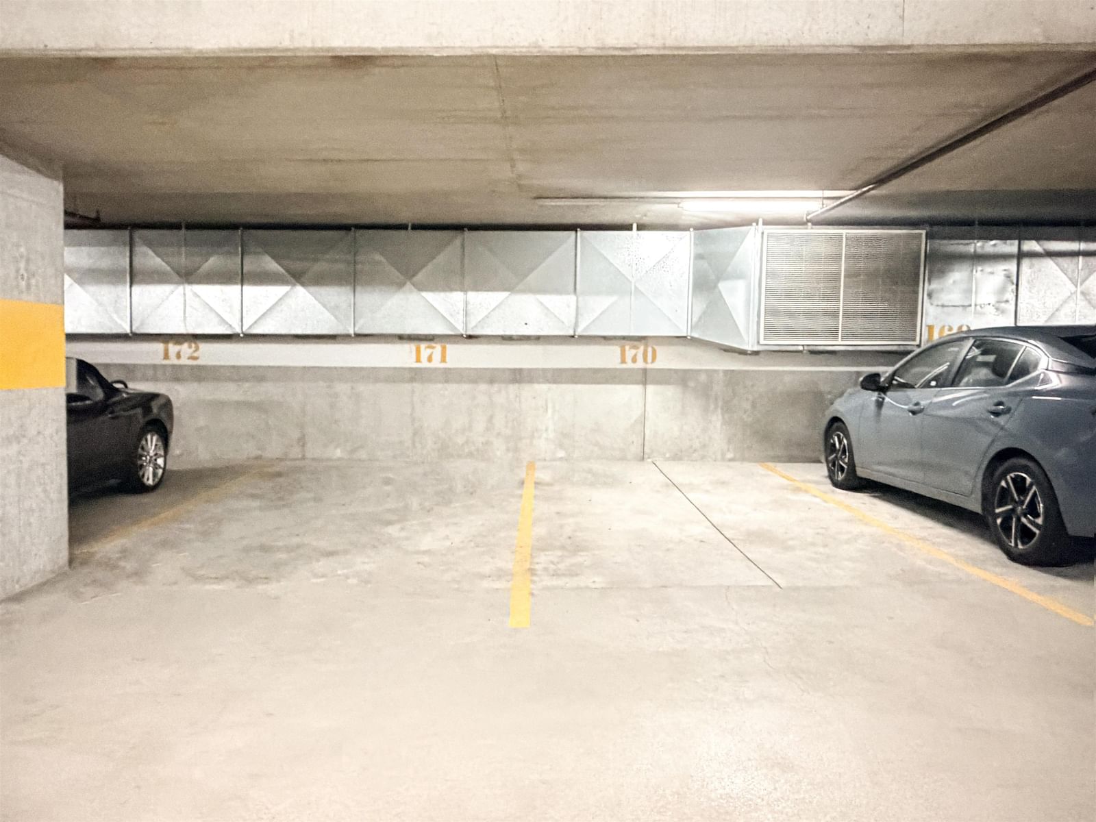 Listing Image 23