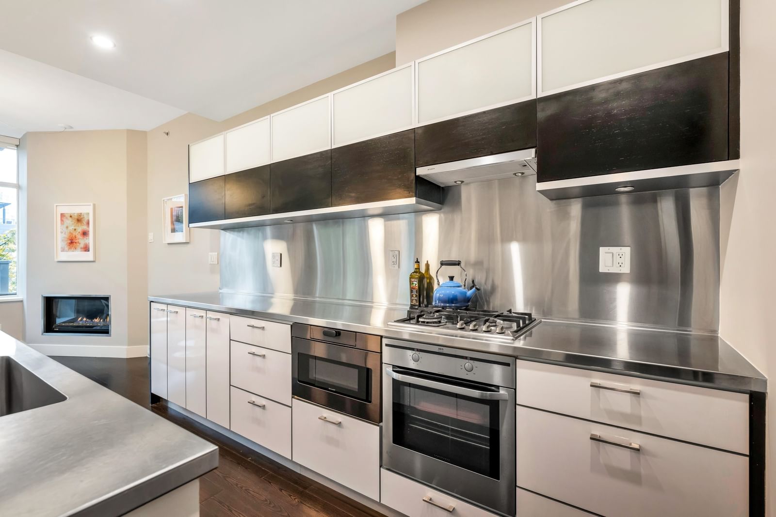 Listing Image 10