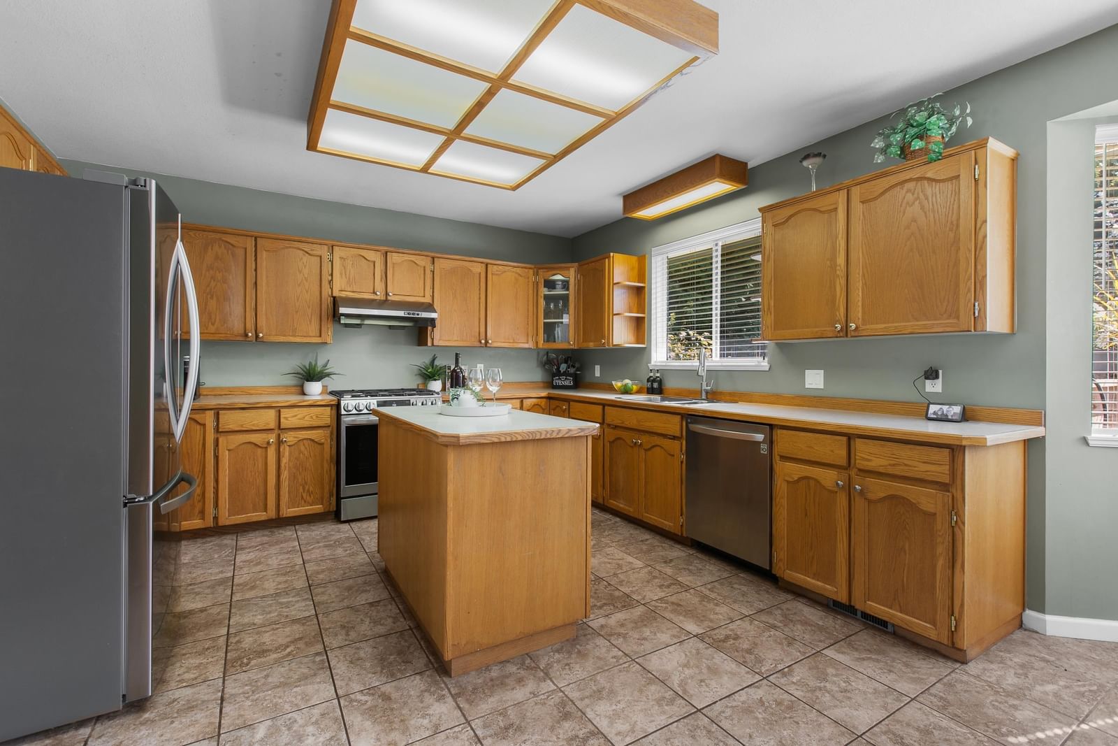 Listing Image 14