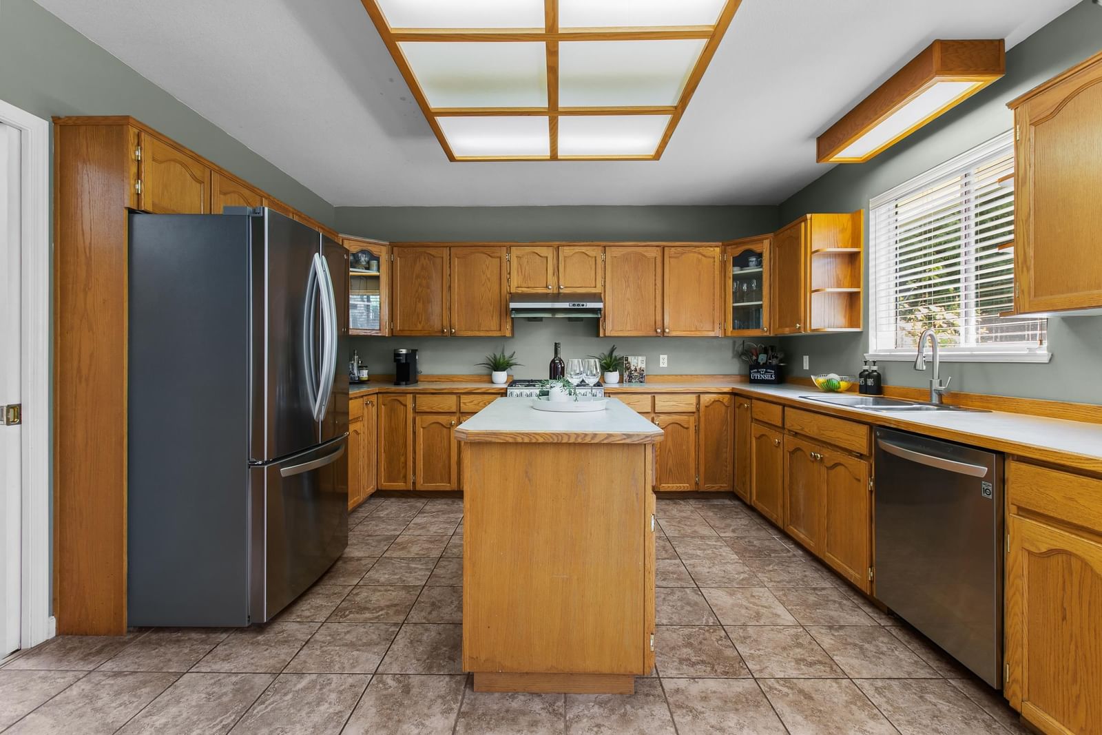 Listing Image 15