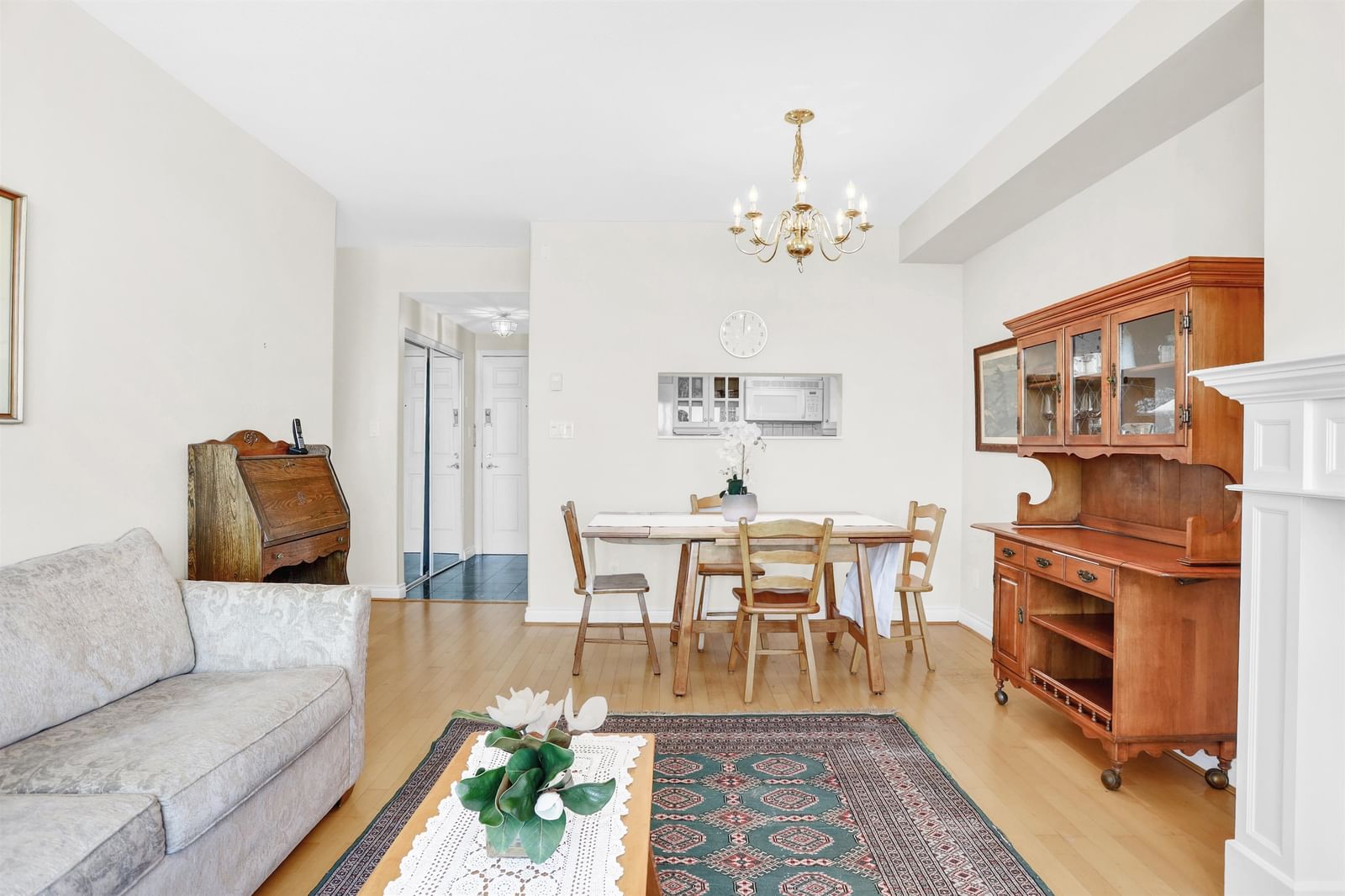 Listing Image 10