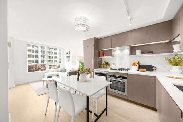 617 - 8833 Hazelbridge Way