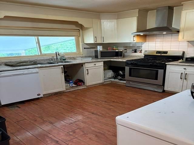 19753 Wildcrest Avenue, Pitt Meadows, V3Y 1M3 | Image 3