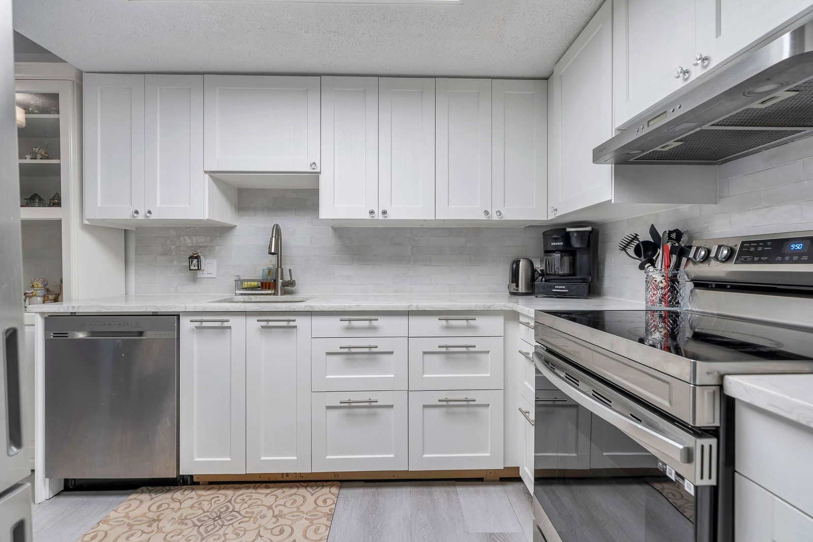 Listing Image 16