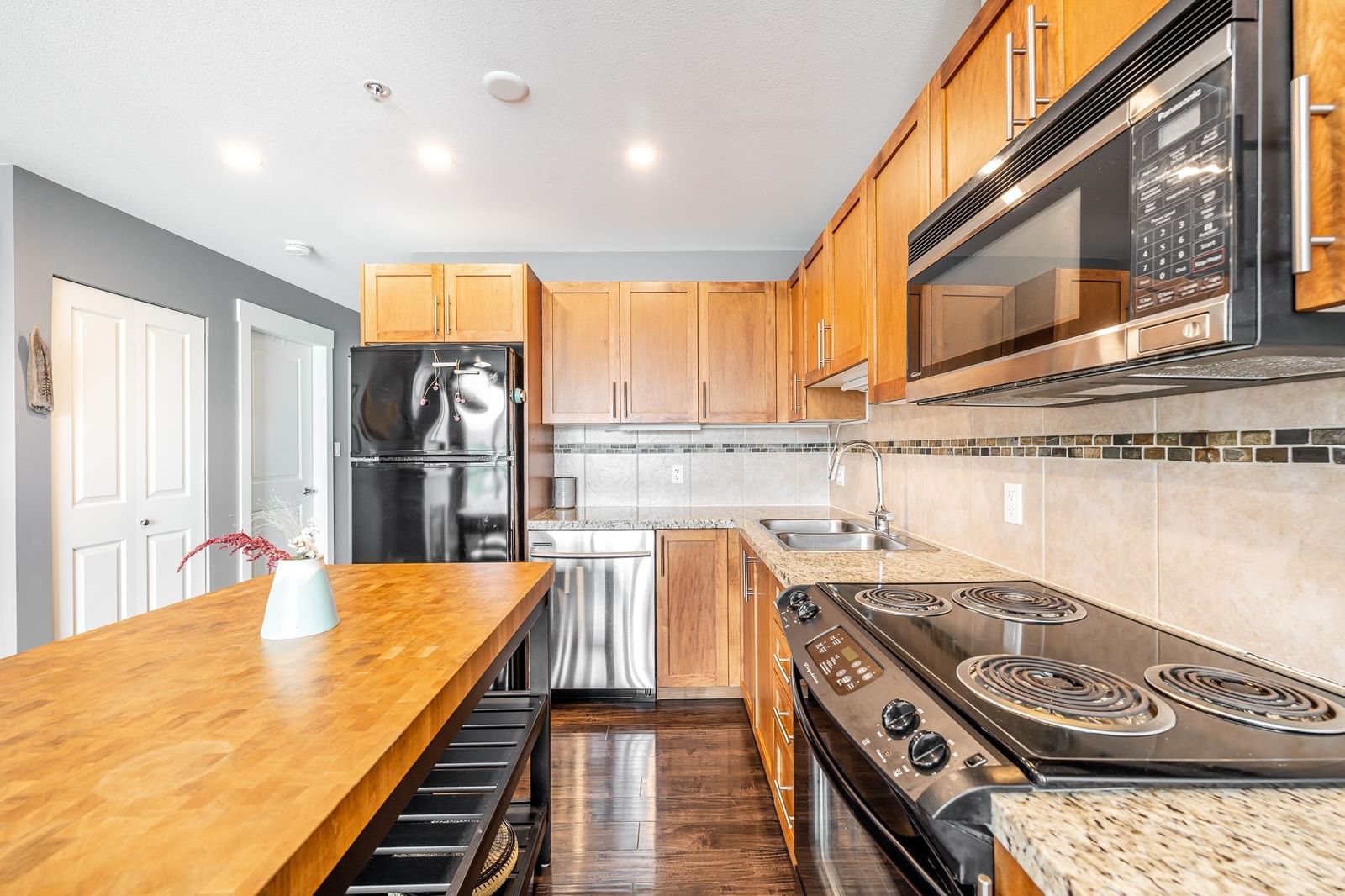 Listing Image 9