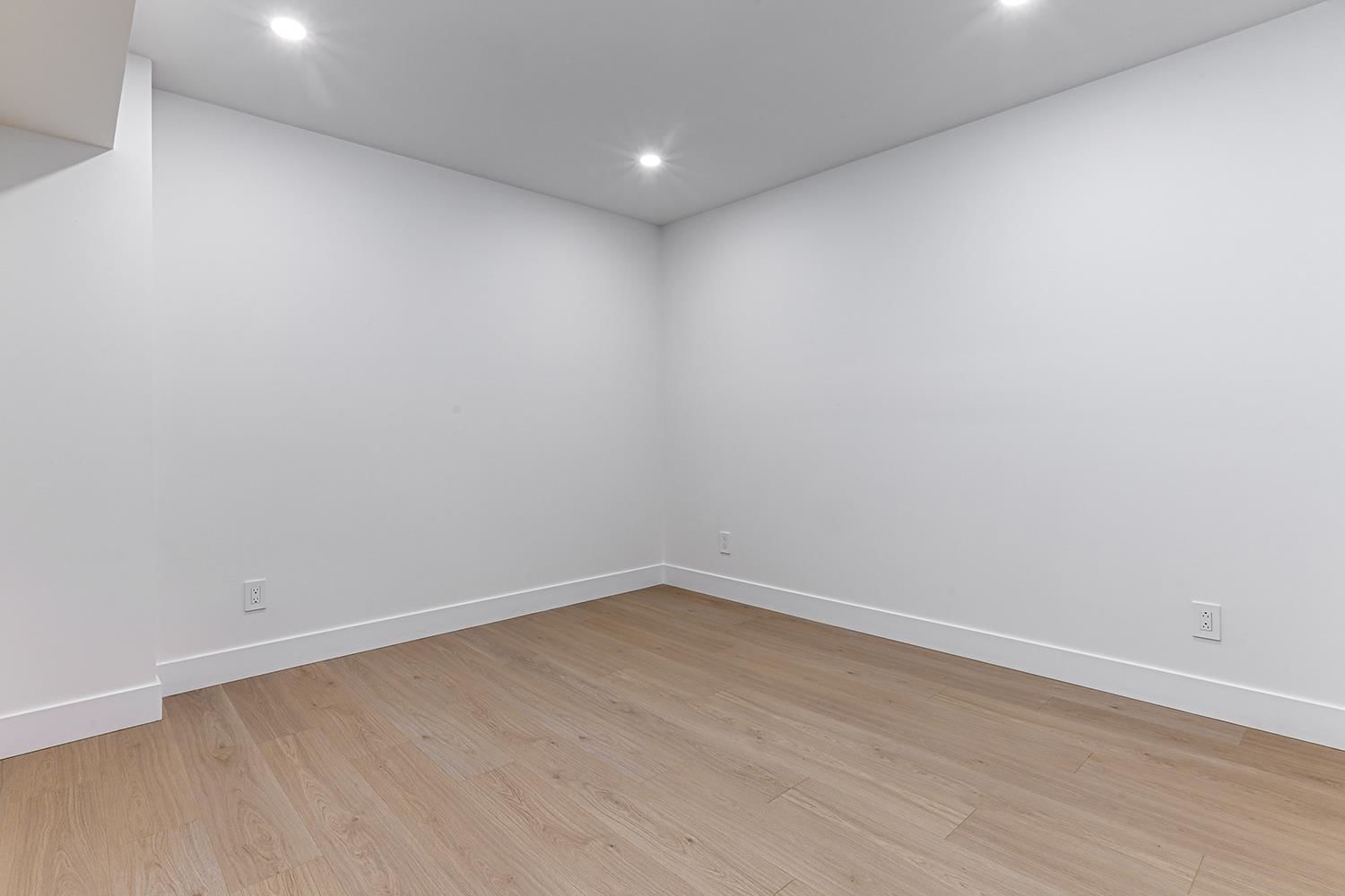 Listing Image 26