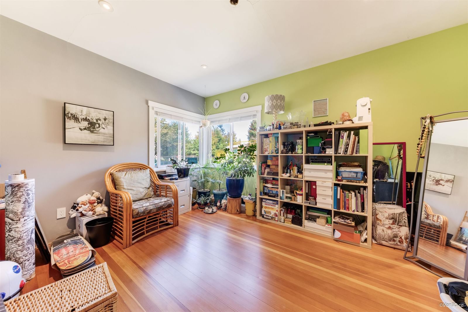 Listing Image 11