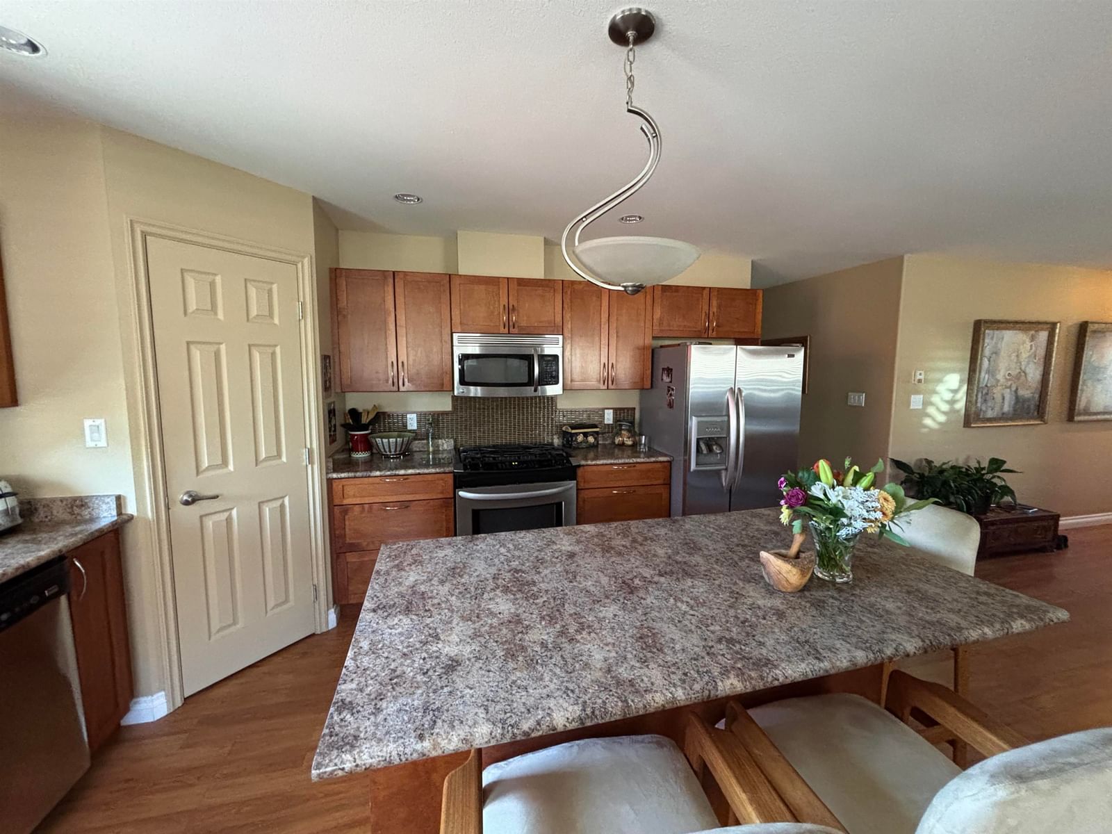 Listing Image 5