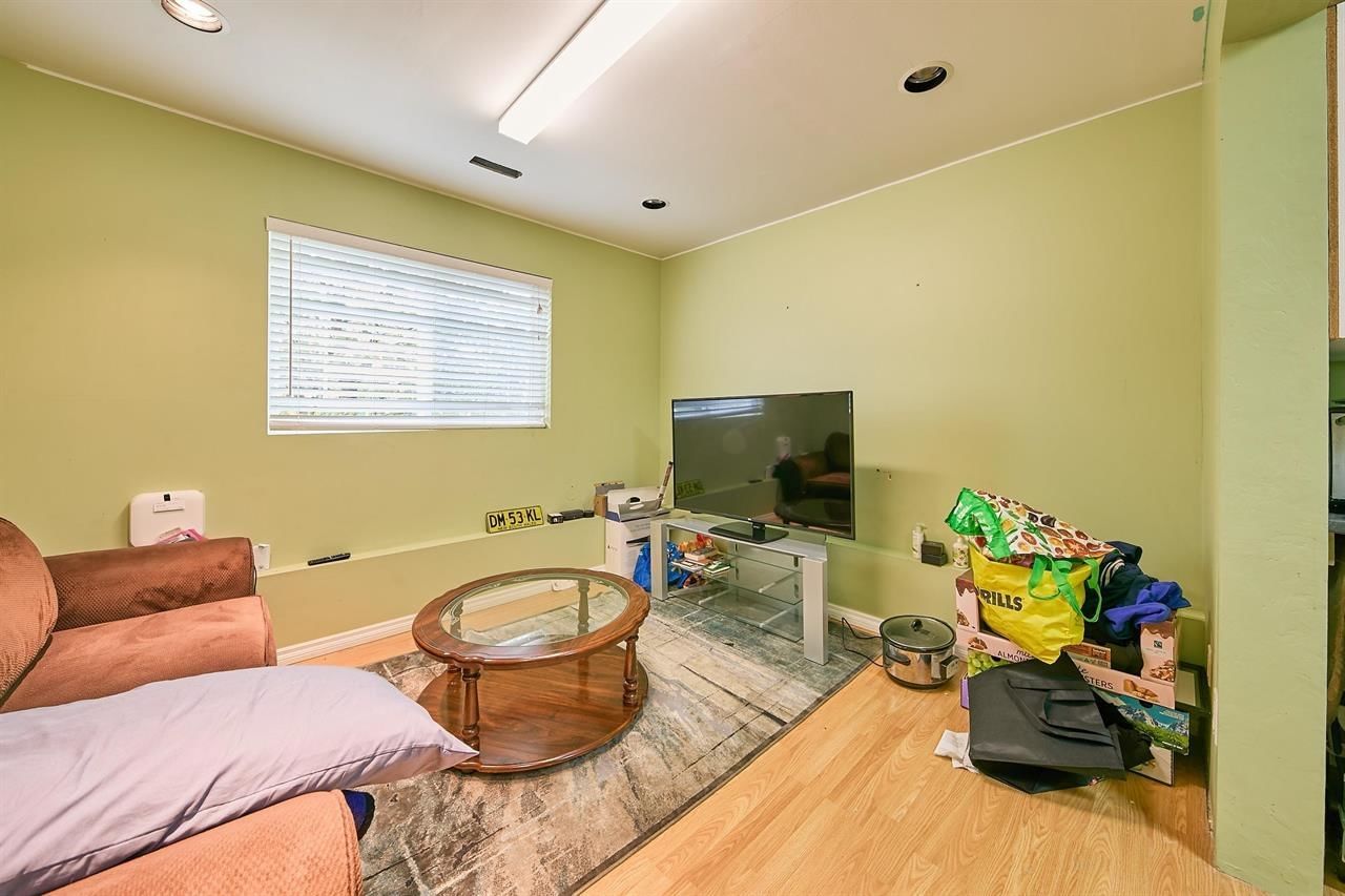 Listing Image 19