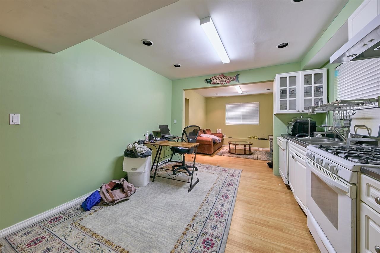 Listing Image 20