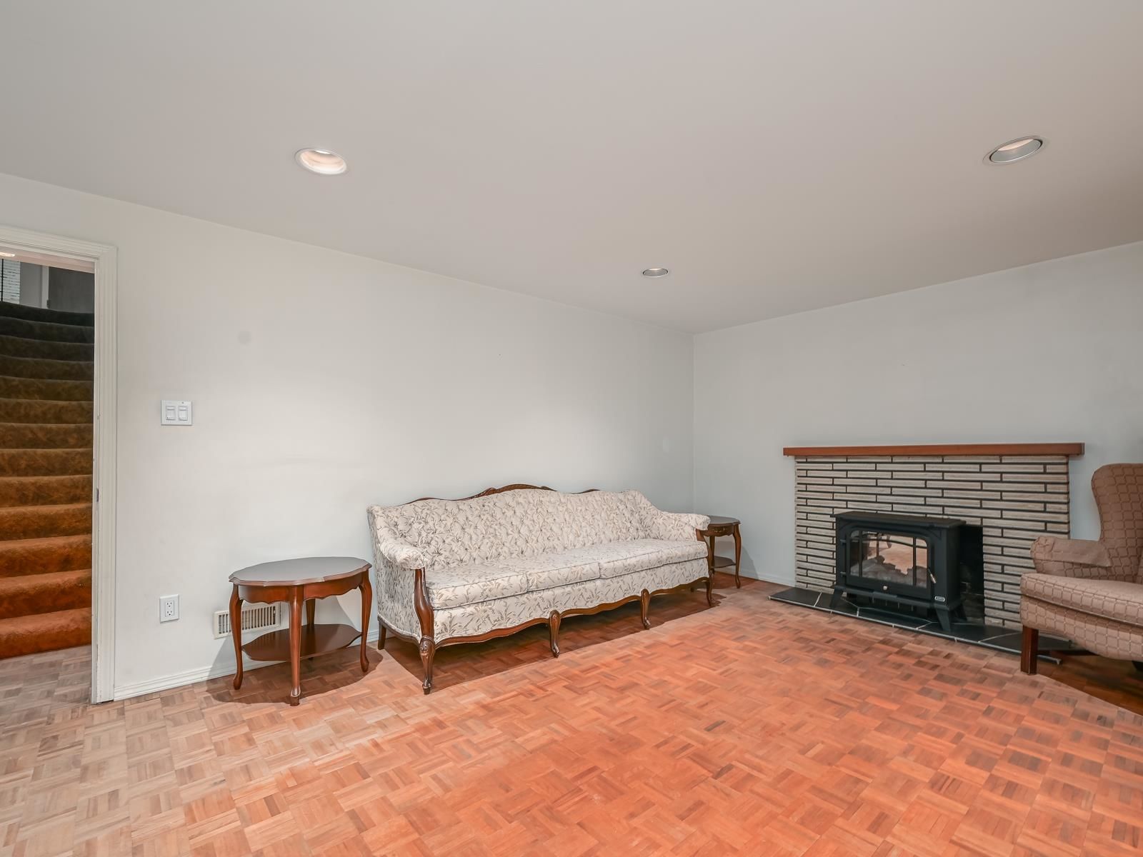 Listing Image 17