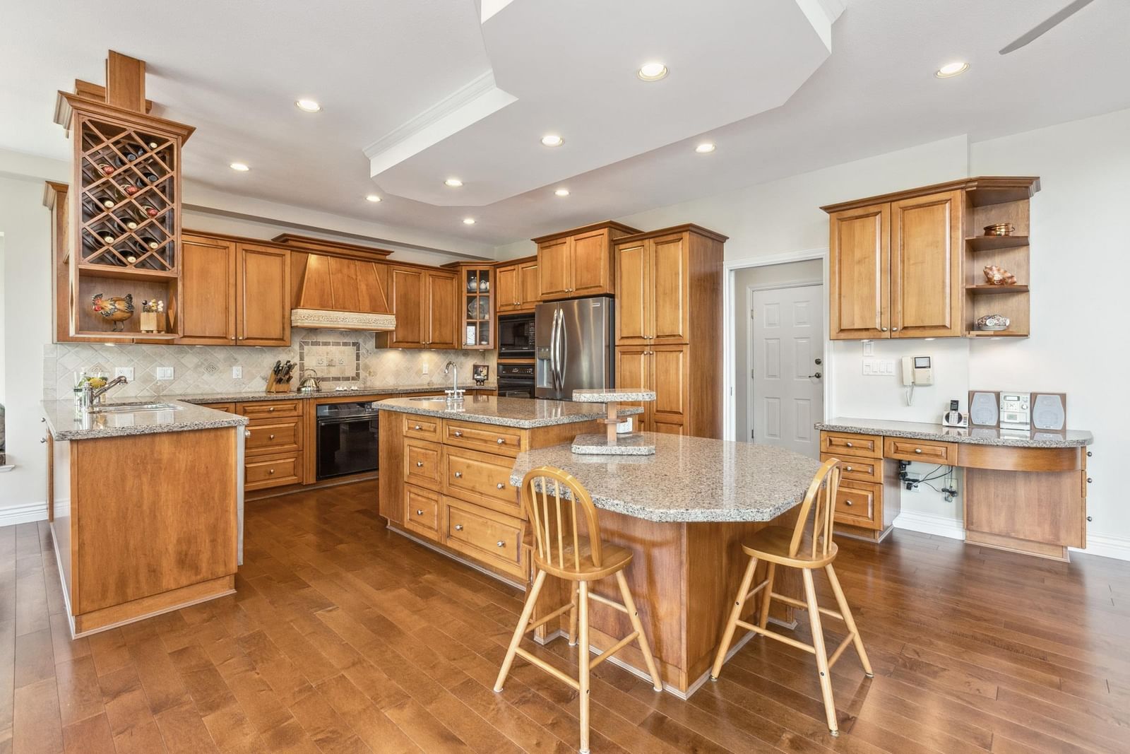 Listing Image 10