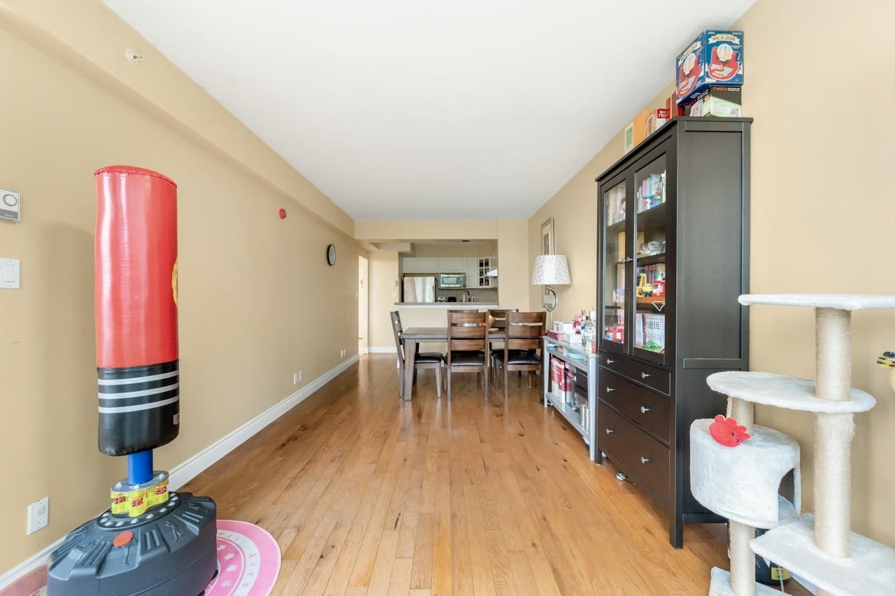 Listing Image 13