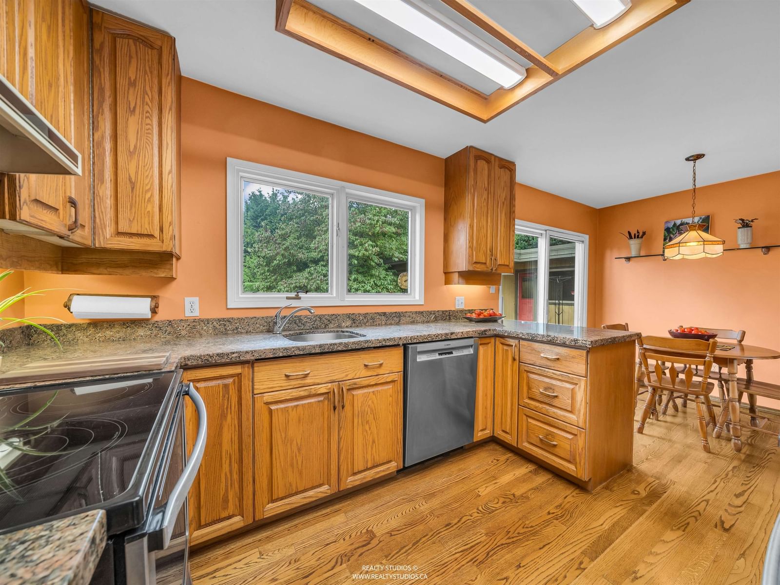 Listing Image 13