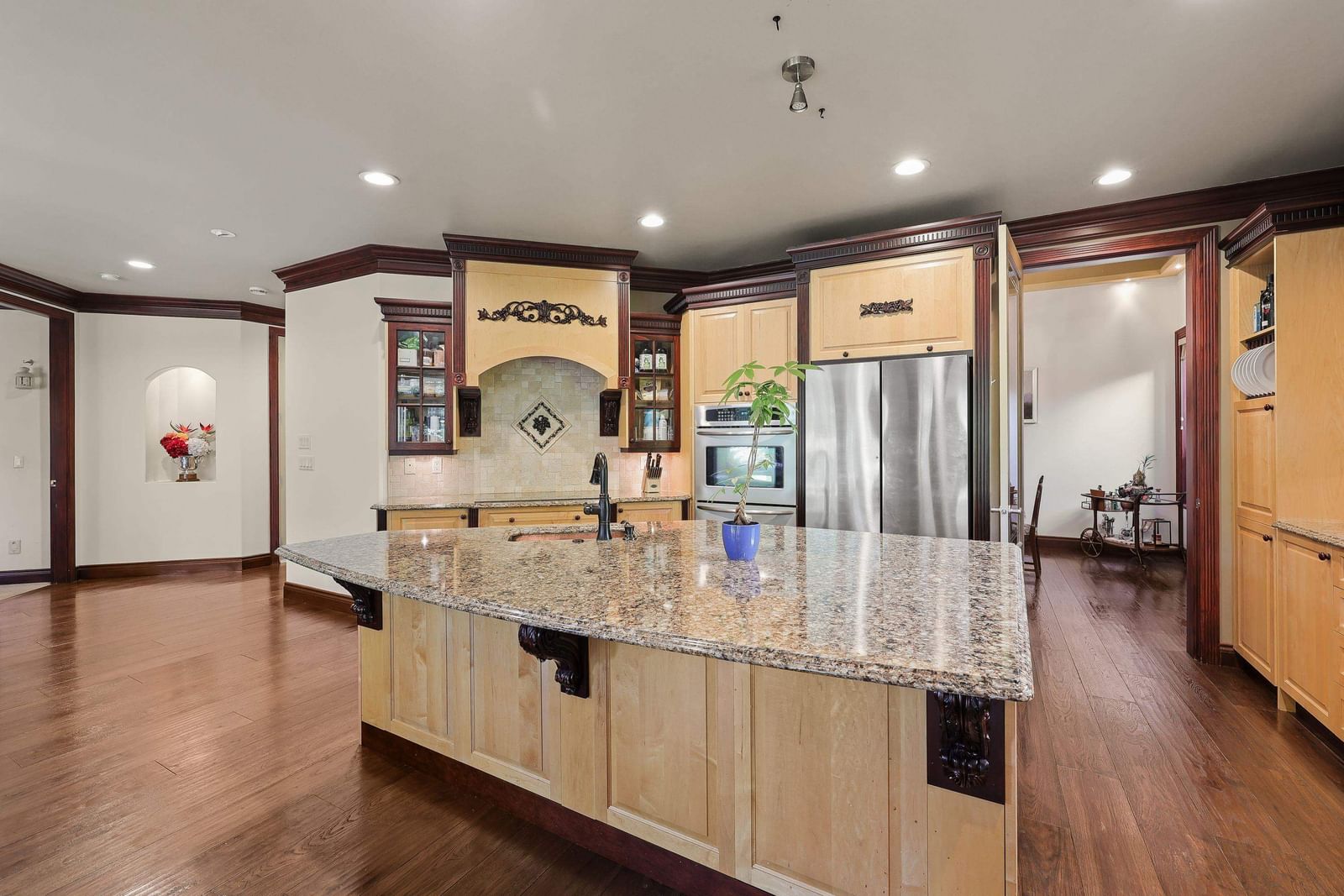 Listing Image 10