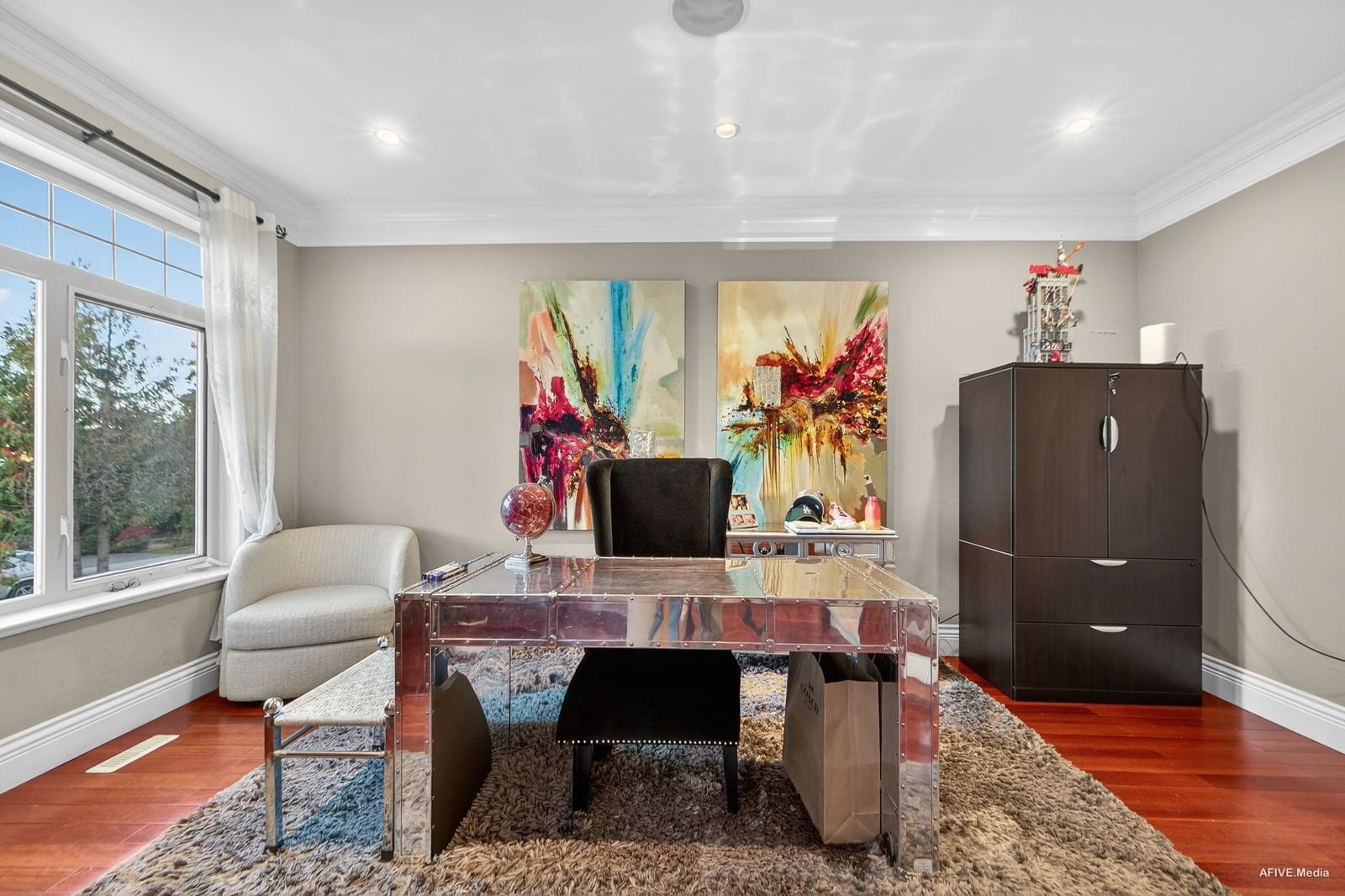 Listing Image 9