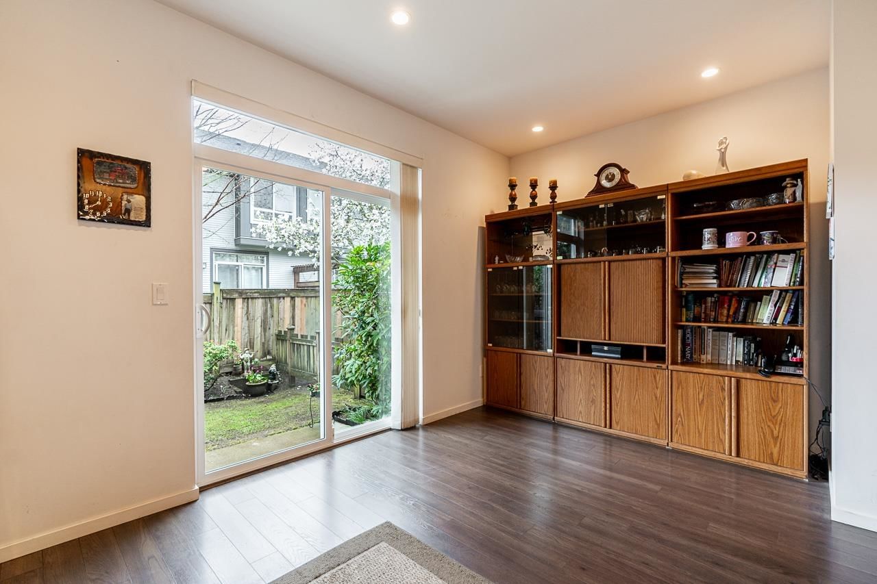 Listing Image 11