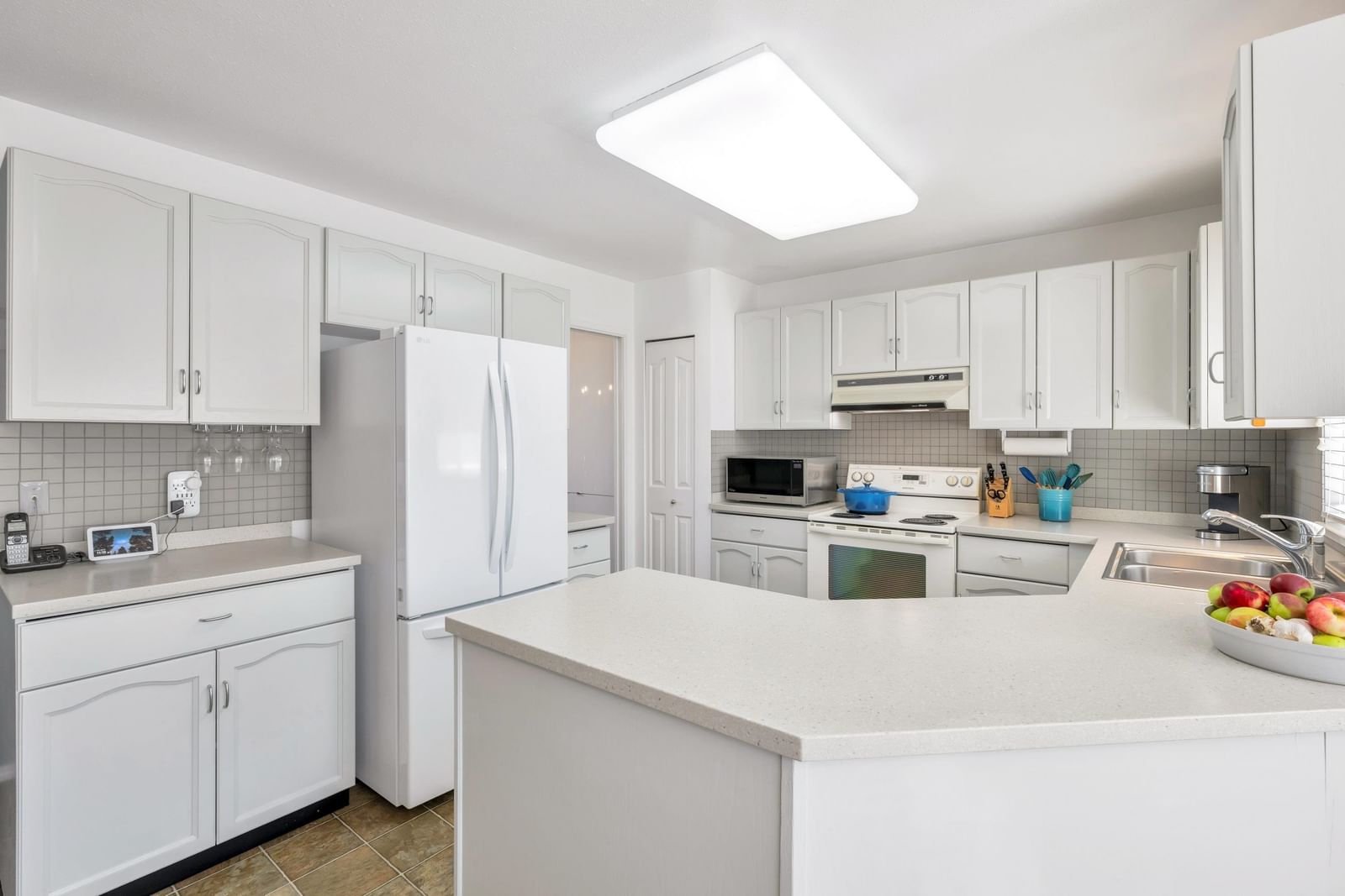Listing Image 12