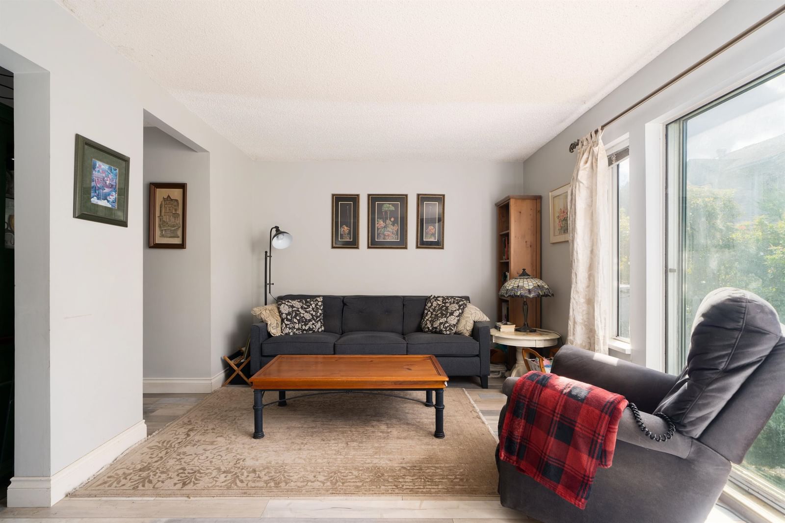Listing Image 14