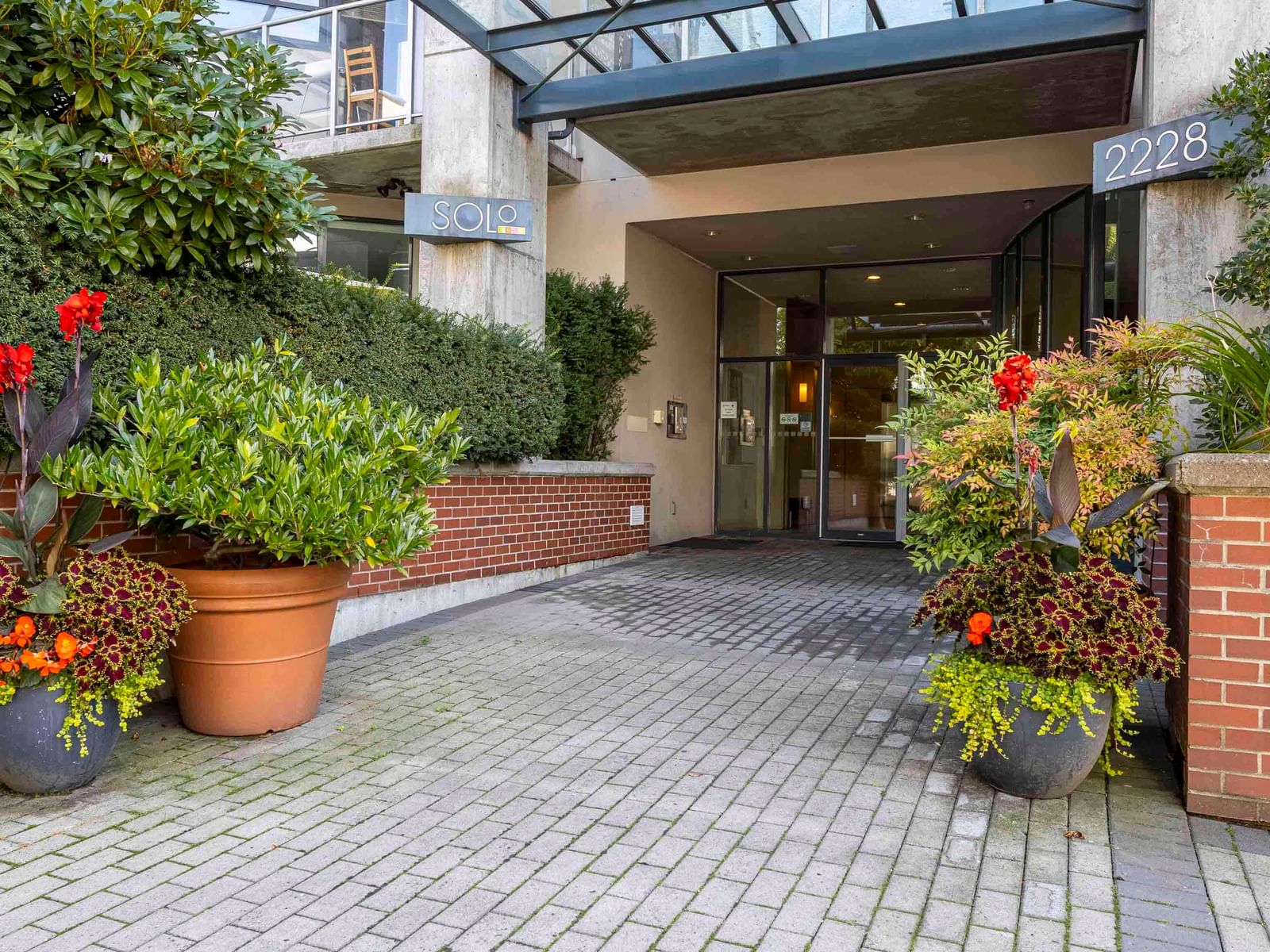 Listing Image 12
