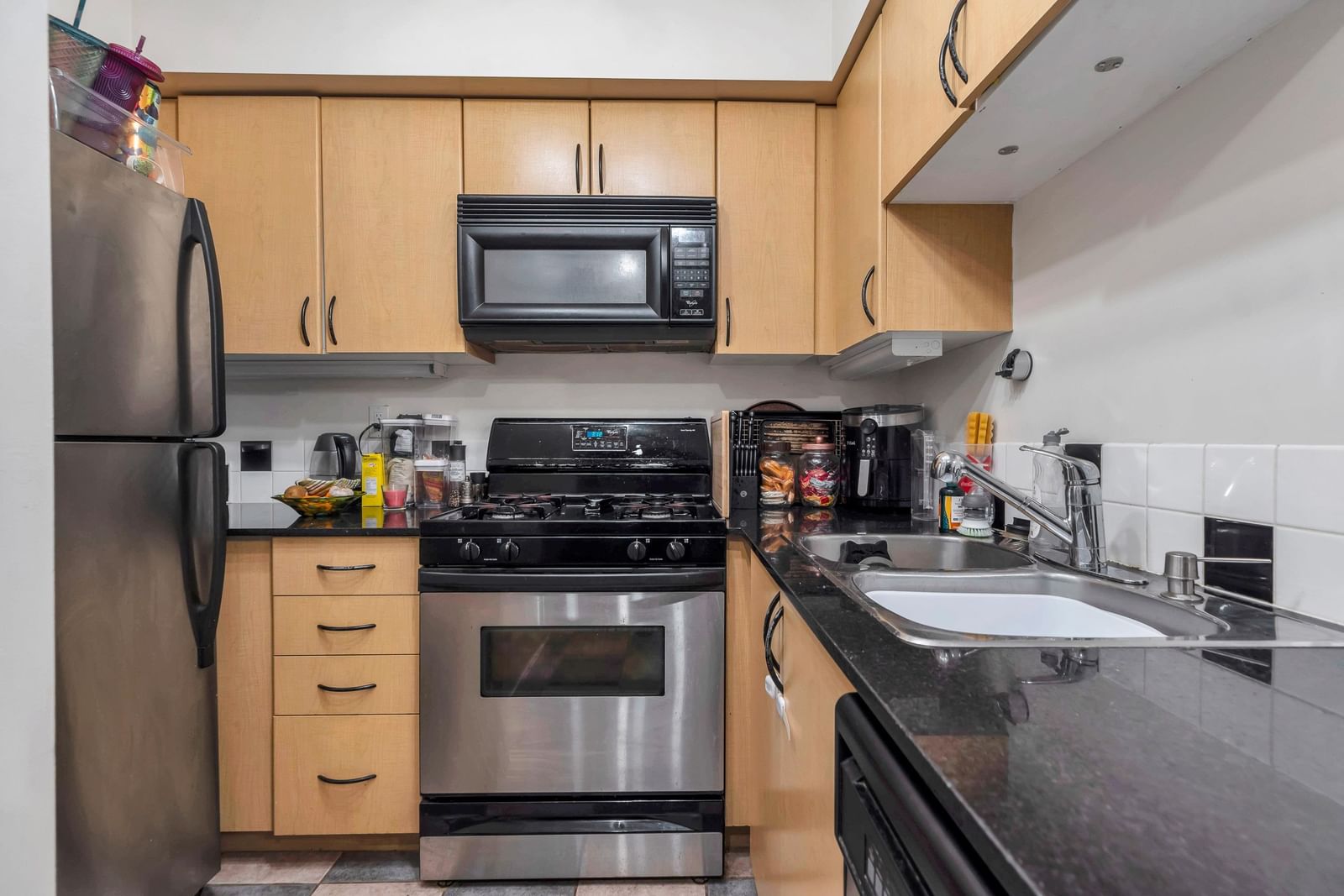 Listing Image 10