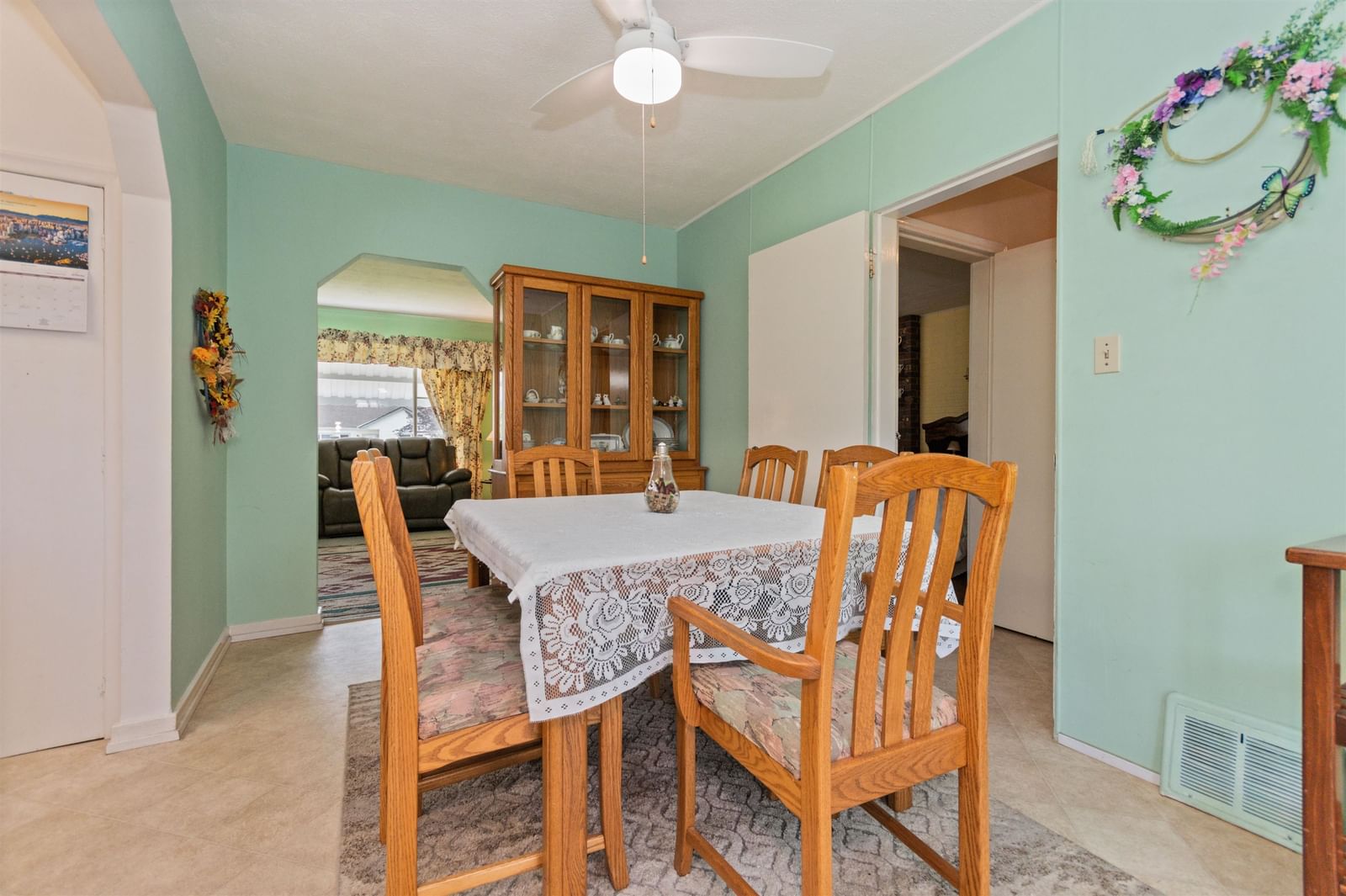 Listing Image 14