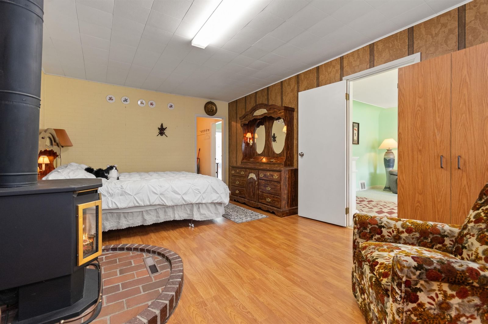 Listing Image 9