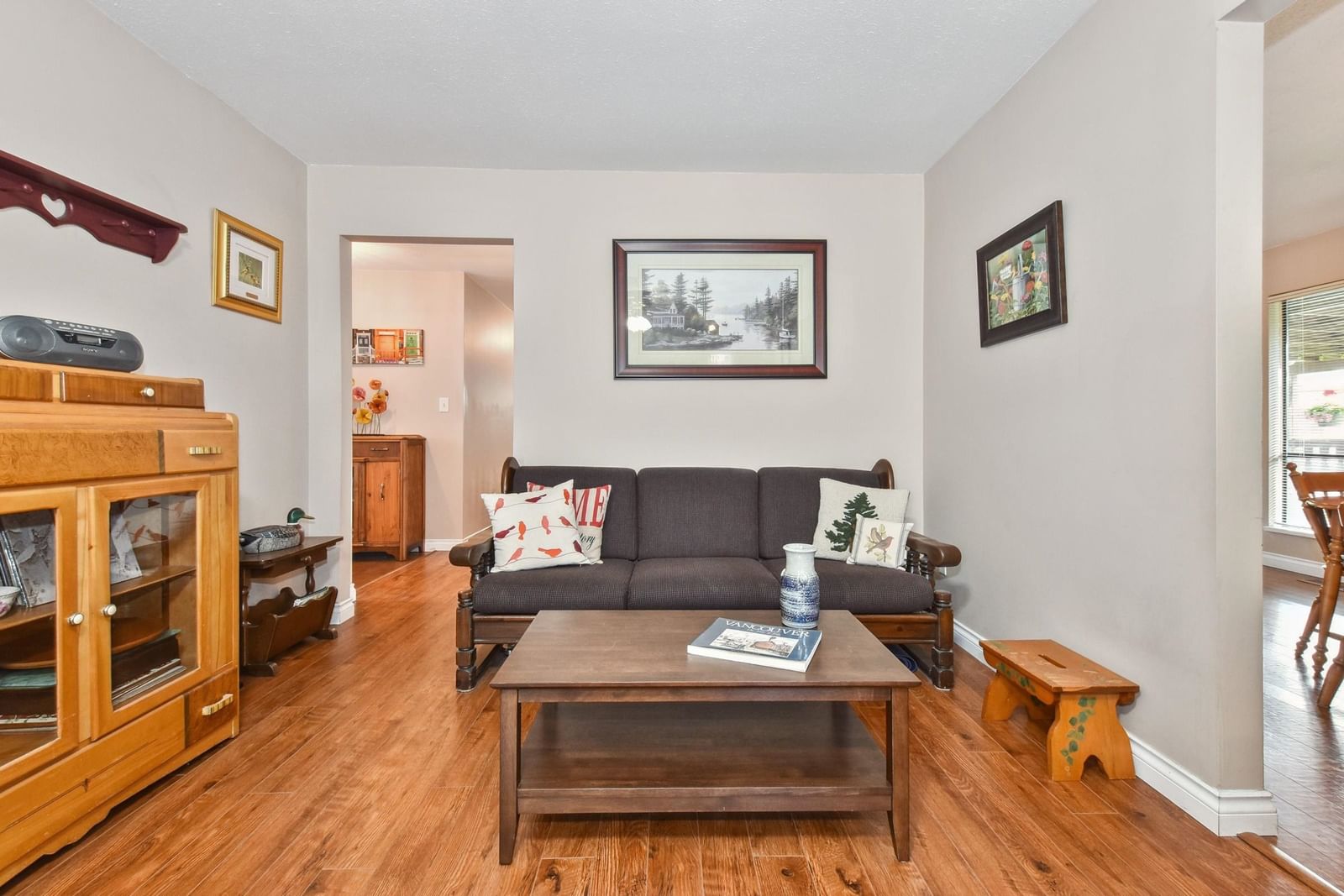 Listing Image 8