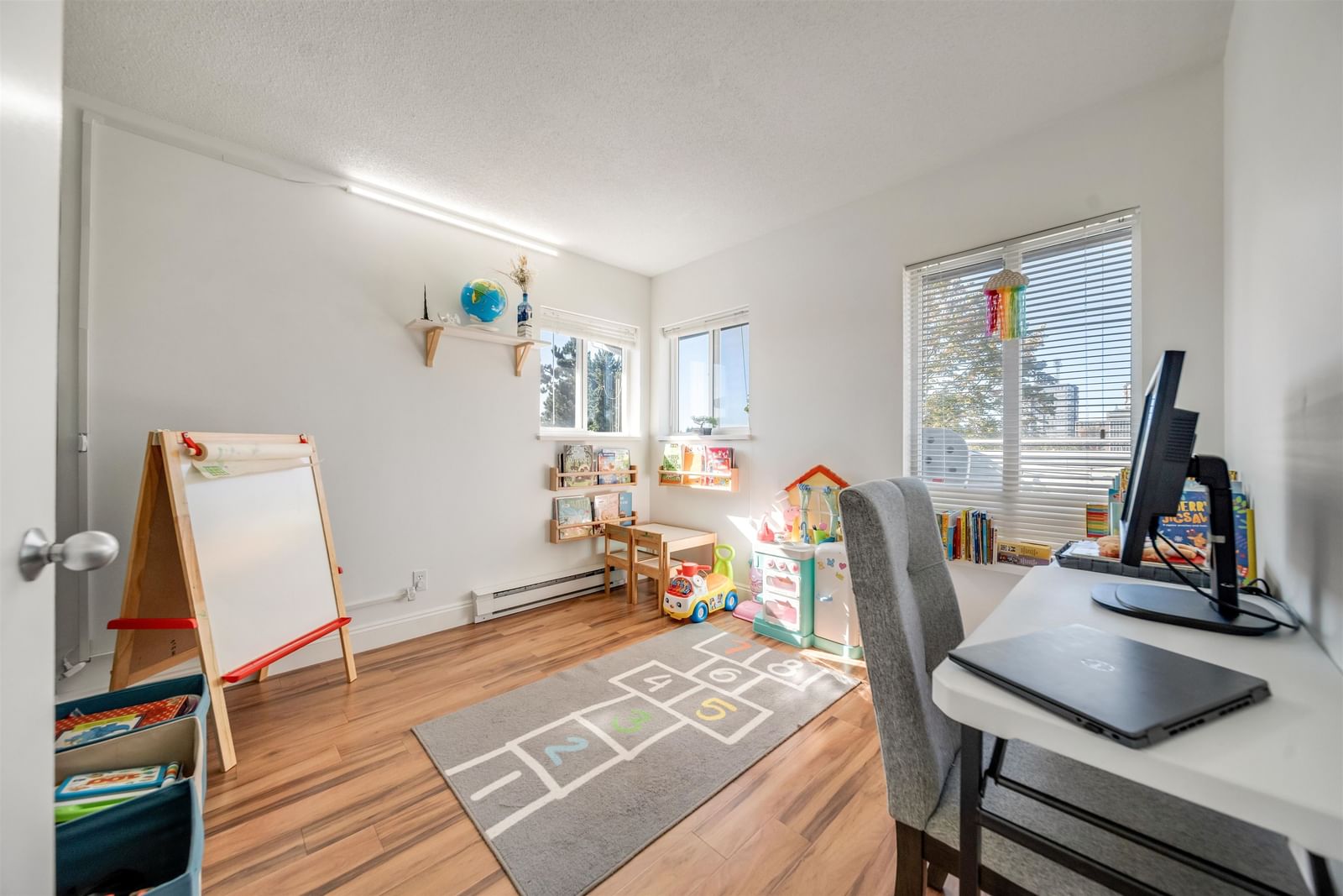 Listing Image 9