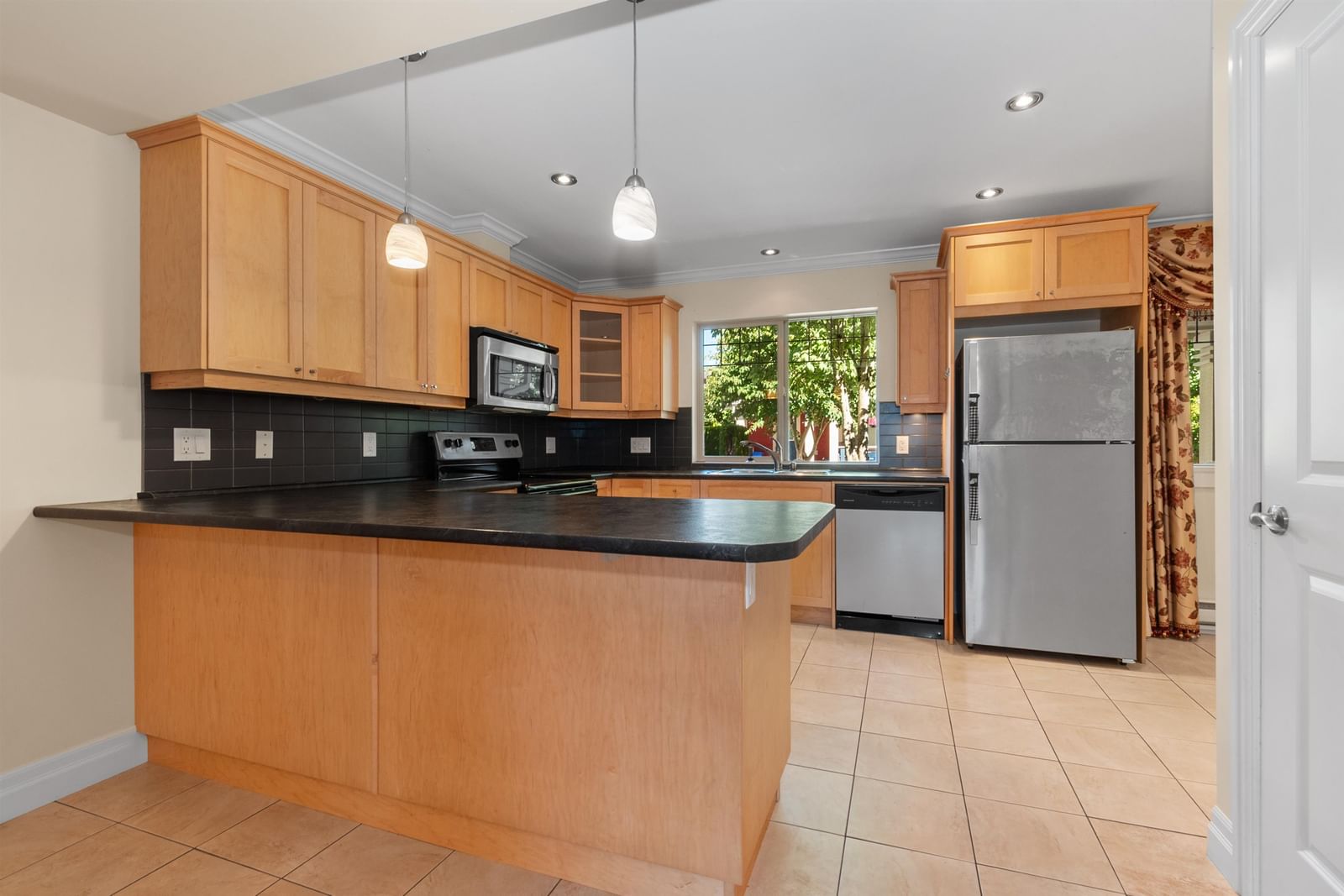 Listing Image 13