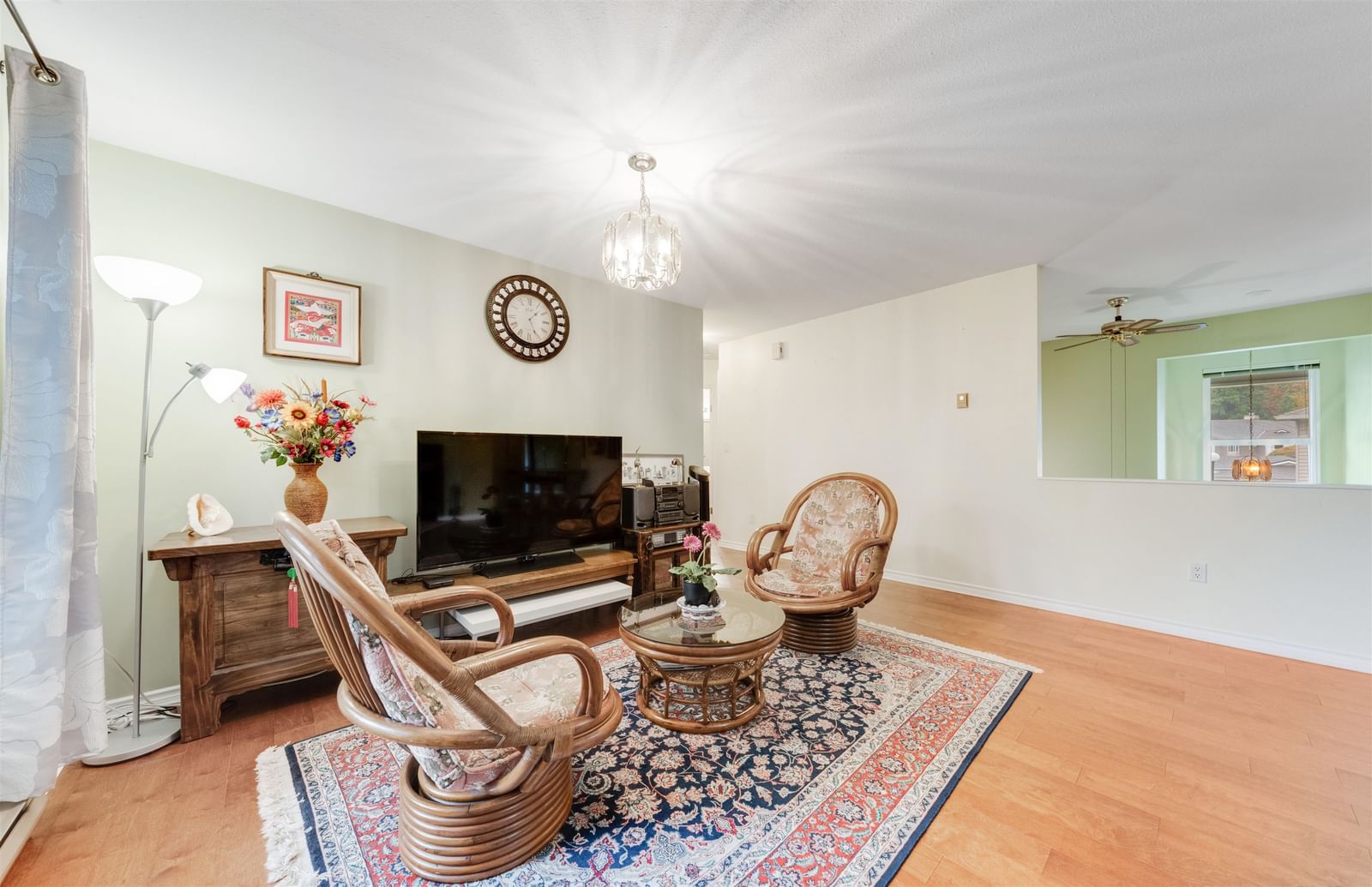 Listing Image 11