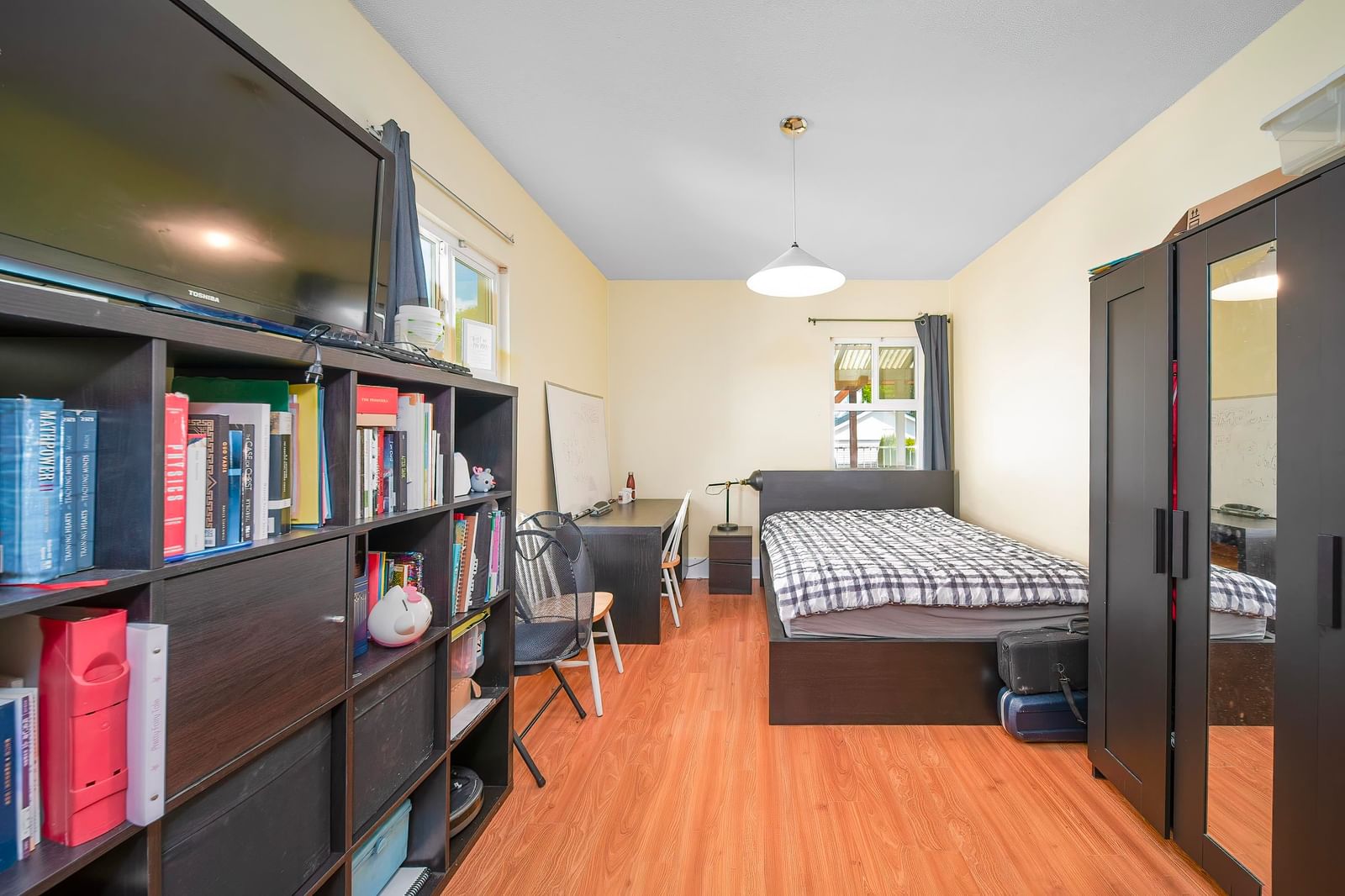 Listing Image 10