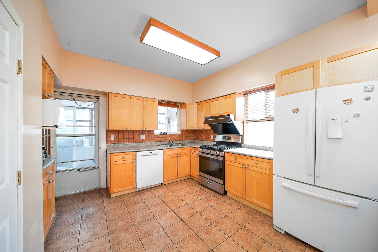 Listing Image 8