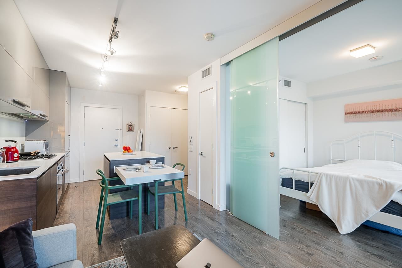 Listing Image 10